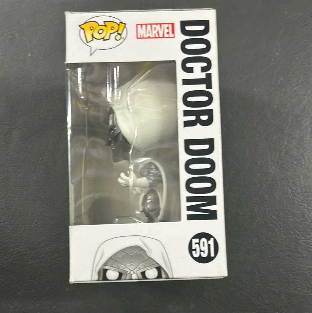 Pop Vinyl #491 Marvel Fantastic Four Doctor Doom FRENLY BRICKS - Open 7 Days