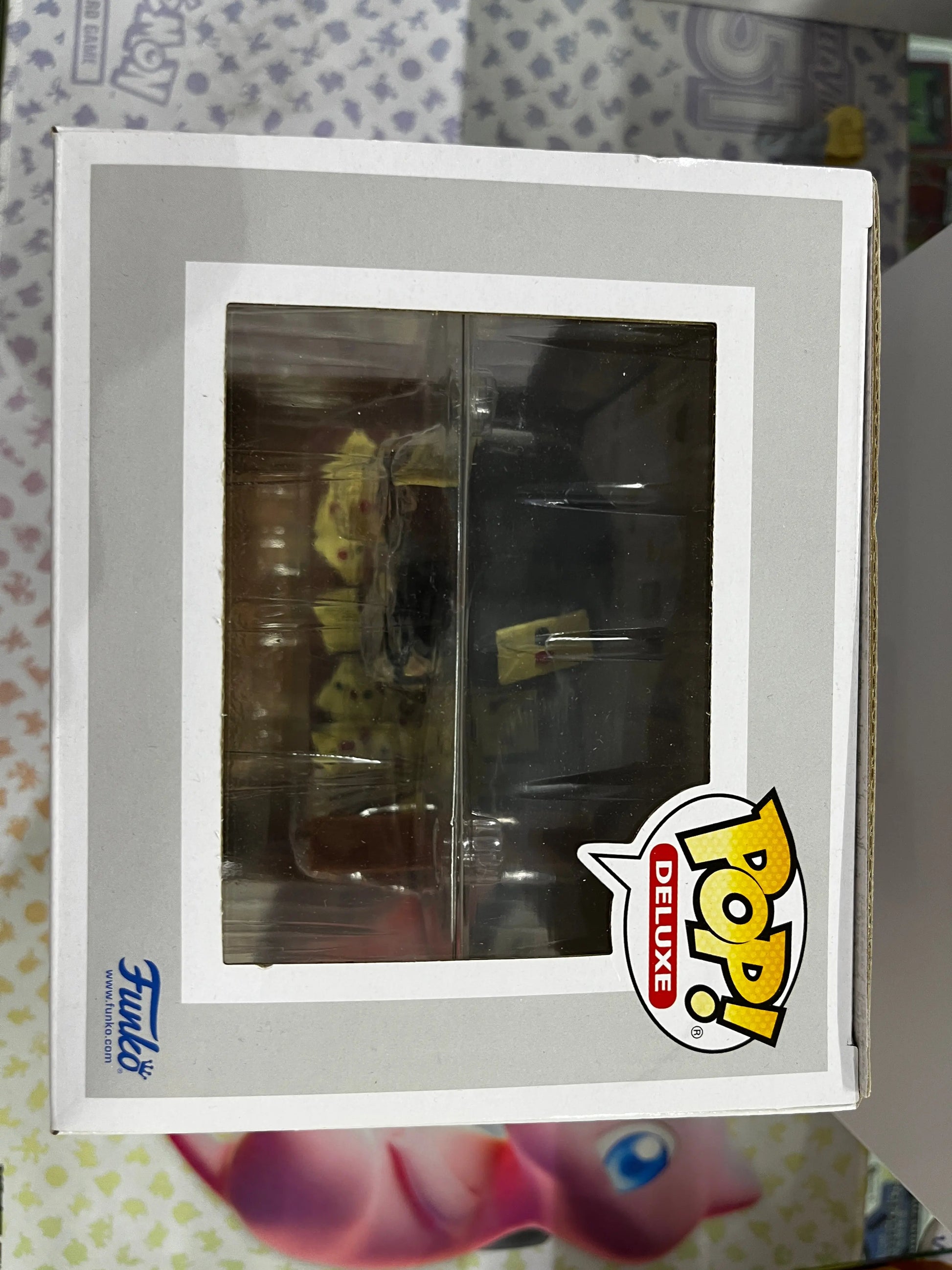 Funko Pop Vinyl Deluxe Harry Potter with Hogwarts letters #136 FRENLY BRICKS - Open 7 Days