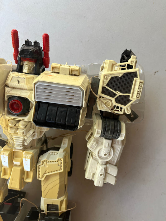 Takara Tomy Transformers Generations TG-23 Metroplex 23 inch Action Figure FRENLY BRICKS - Open 7 Days