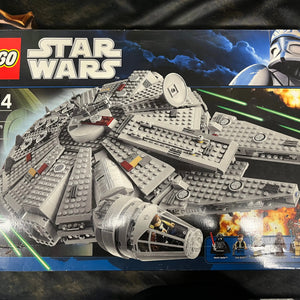 LEGO Star Wars Millennium Falcon  7965 FRENLY BRICKS - Open 7 Days