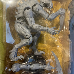 McFarlane Toys Figure Warhammer 40,000 YMGARL GENESTEALER (Artist Proof) FRENLY BRICKS - Open 7 Days