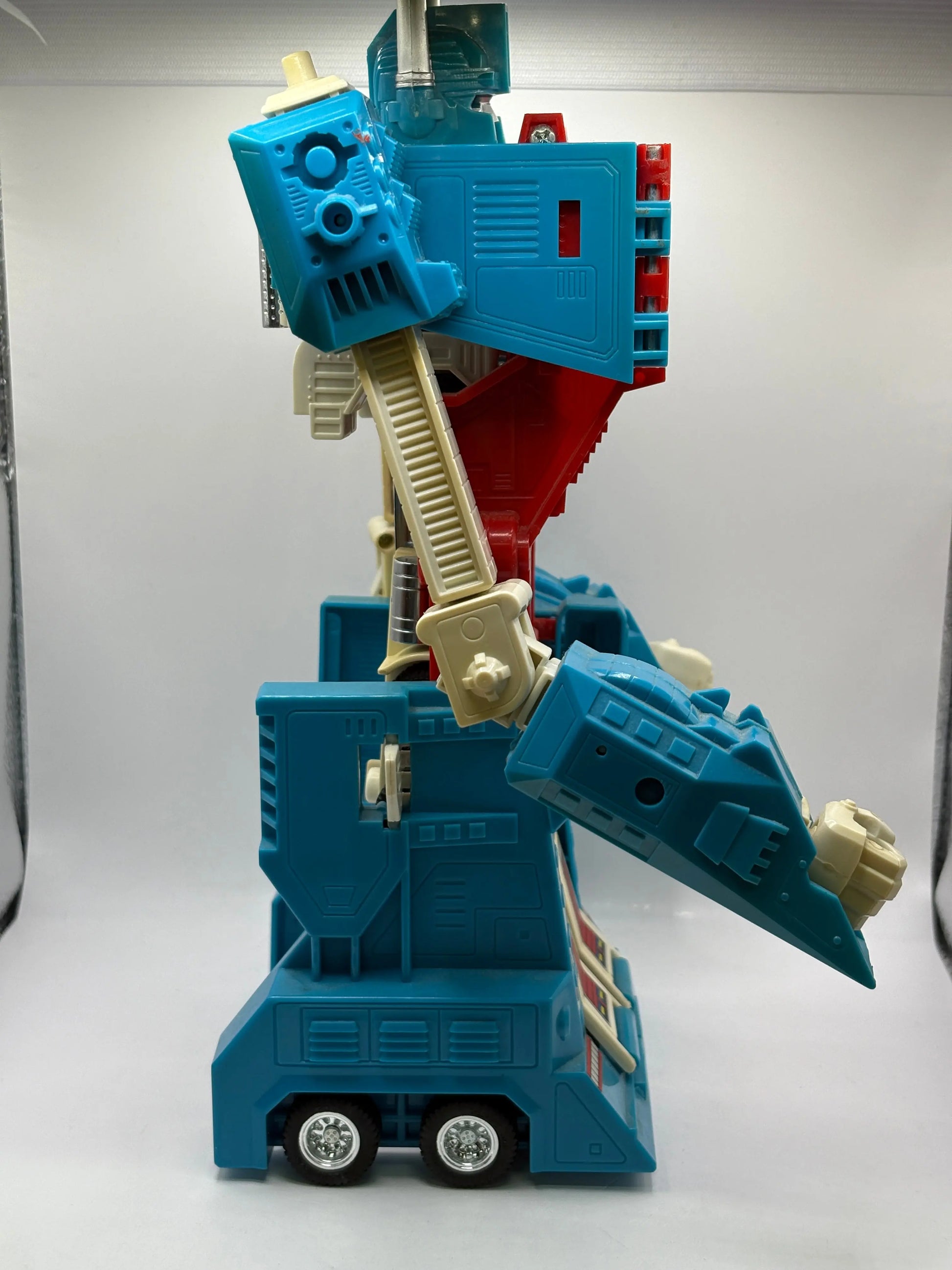 1986 Vintage Transformers Ultra Magnus Generation 1 As is Loose FRENLY BRICKS - Open 7 Days