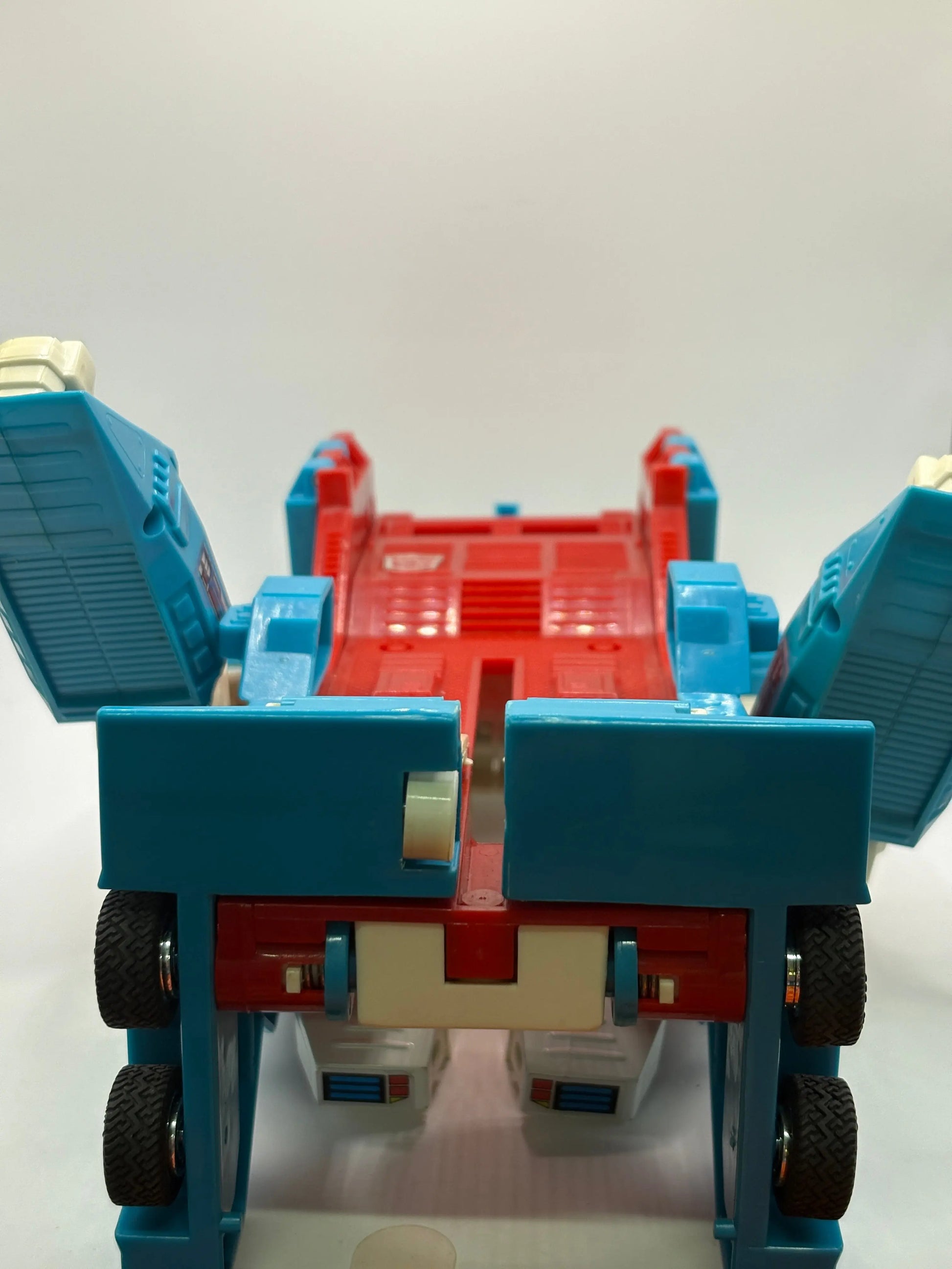 1986 Vintage Transformers Ultra Magnus Generation 1 As is Loose FRENLY BRICKS - Open 7 Days