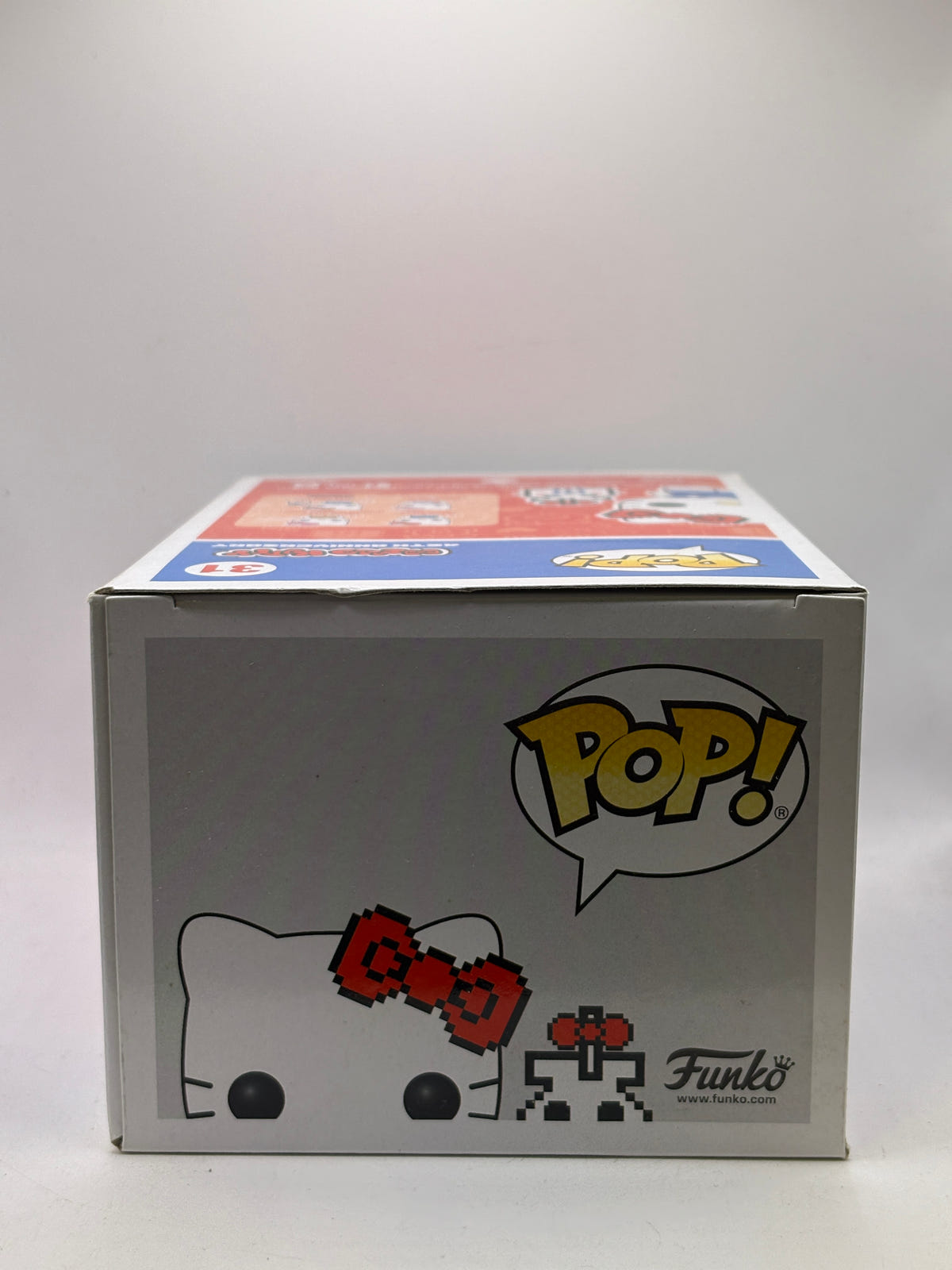 Funko POP! Hello Kitty #31 Hello Kitty (8 Bit) Limited Chase image 5