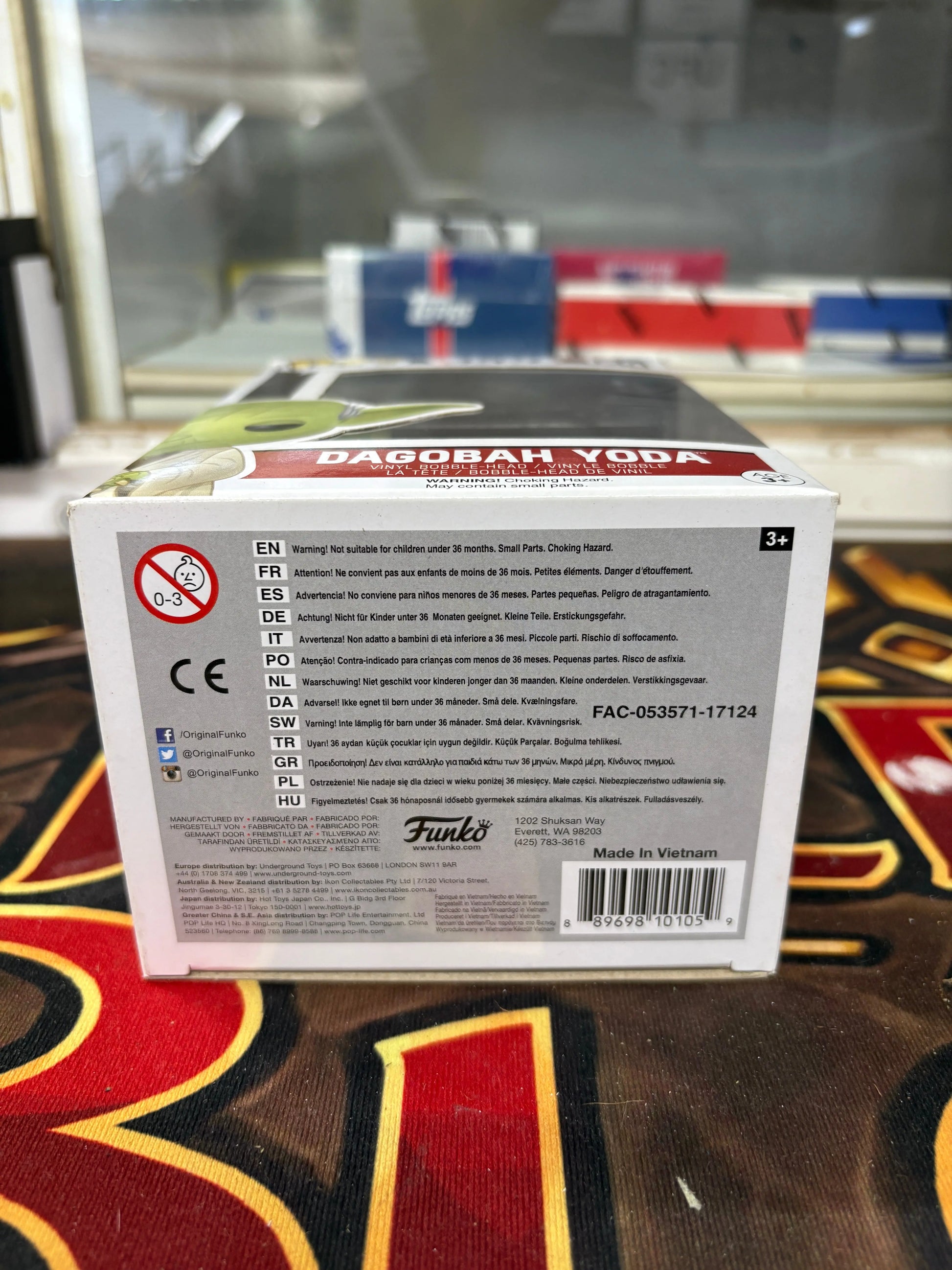 Funko POP! Star Wars Black Box Yoda on Dagobah #124 Vinyl Figure FRENLY BRICKS - Open 7 Days