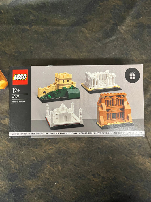 LEGO World of Wonders 40585 FRENLY BRICKS - Open 7 Days