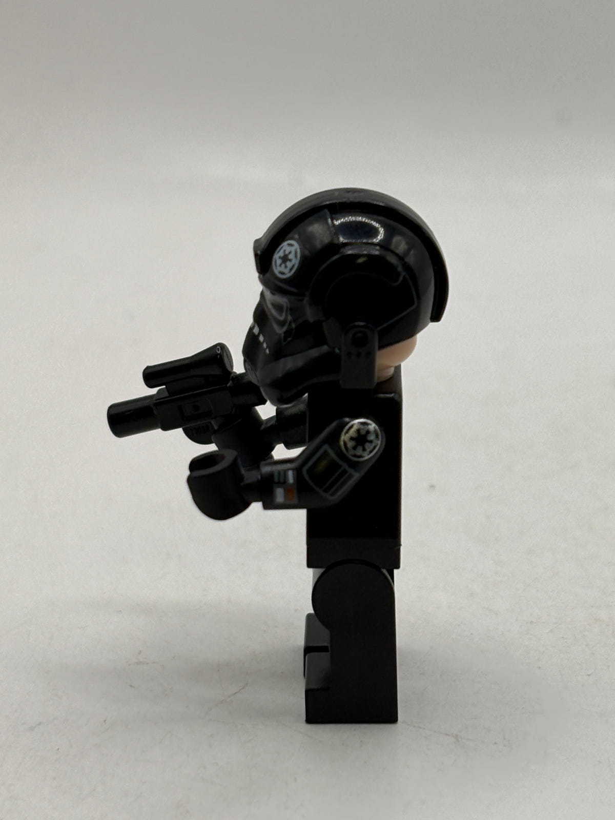 LEGO Star Wars UCS TIE Fighter Pilot Minifigure Sw0632 TIE Fighter 75095 image 2