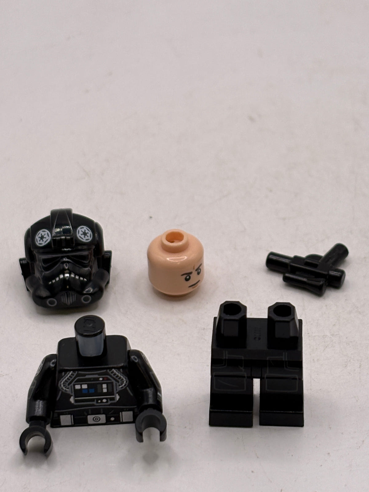 LEGO Star Wars UCS TIE Fighter Pilot Minifigure Sw0632 TIE Fighter 75095 image 5