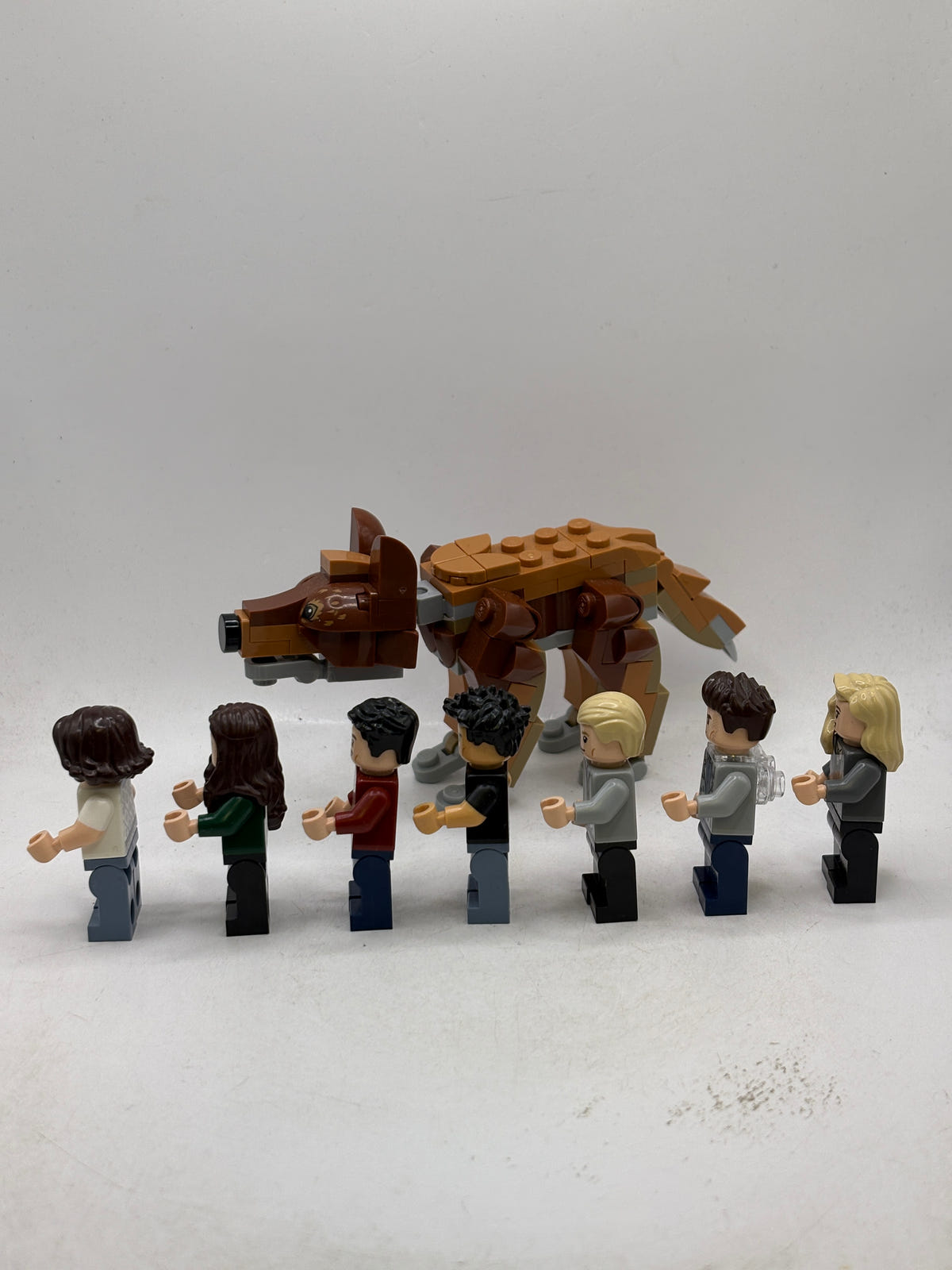 Lego 21354 Twilight The Cullen House MINIFIGURES AND WOLF ONLY Loose image 2