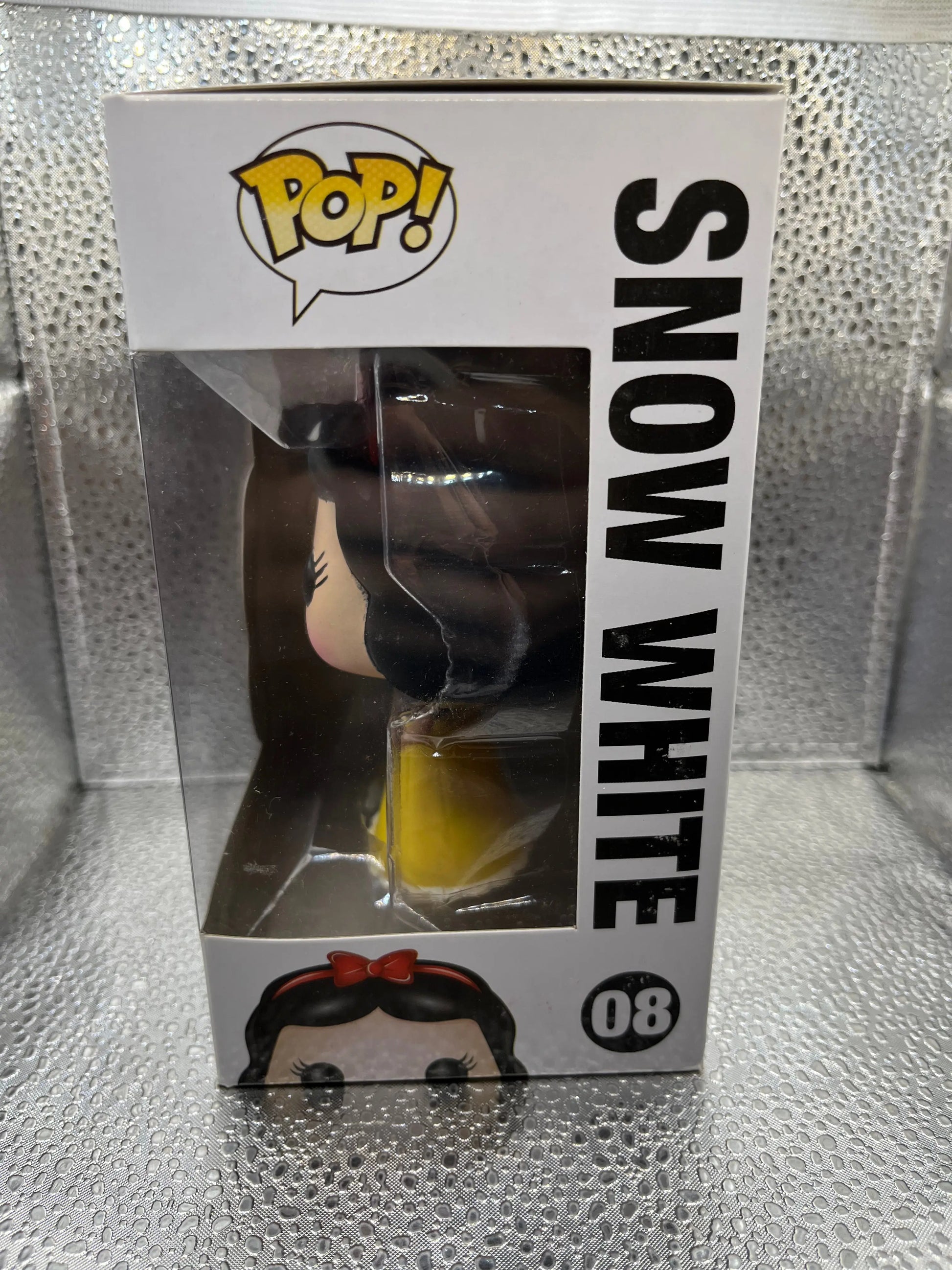 Funko POP Disney -Snow White #08 FRENLY BRICKS - Open 7 Days