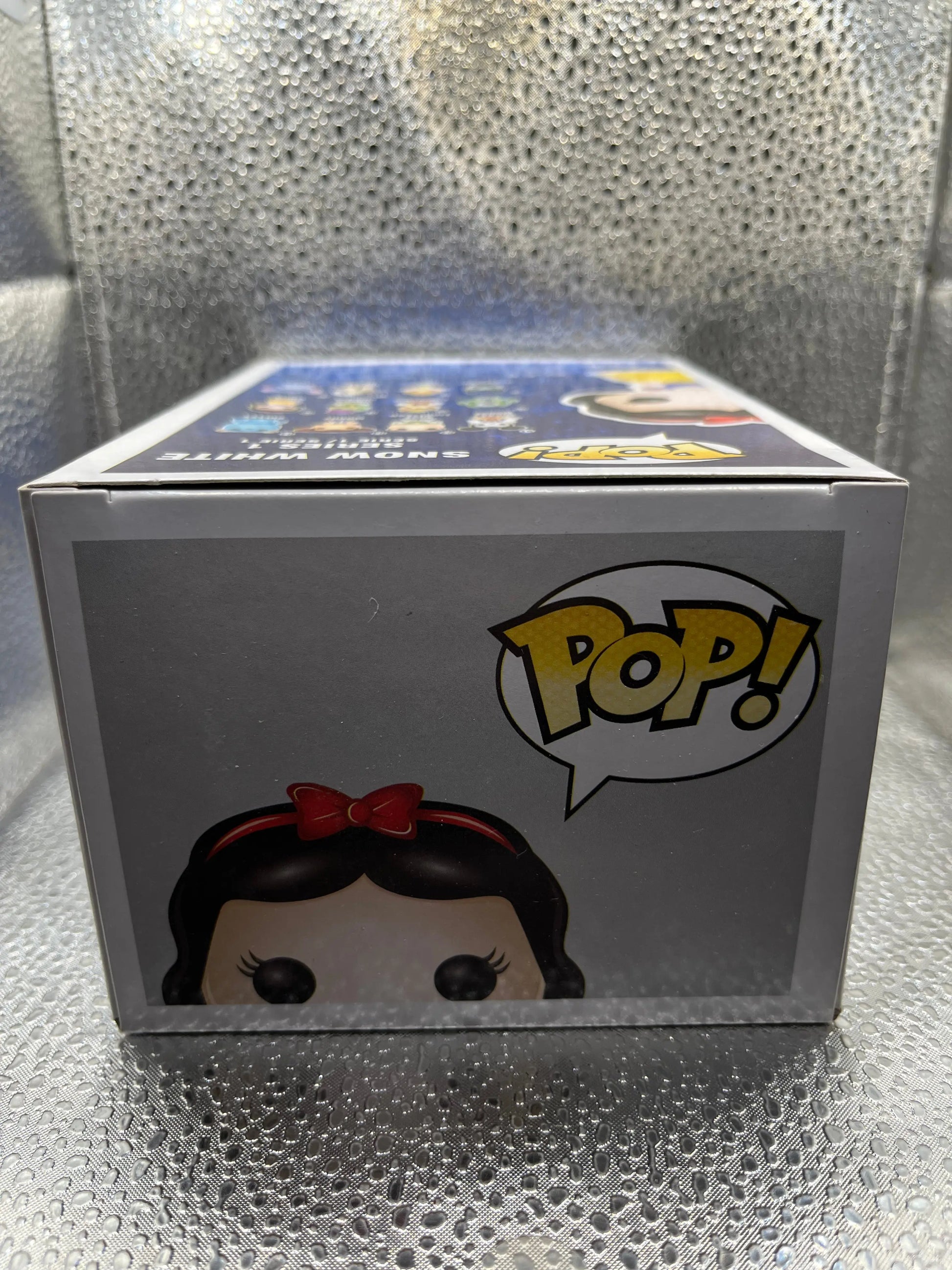 Funko POP Disney -Snow White #08 FRENLY BRICKS - Open 7 Days