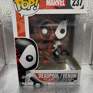 Funko POP Marvel - Deadpool/Venom #237 FRENLY BRICKS - Open 7 Days