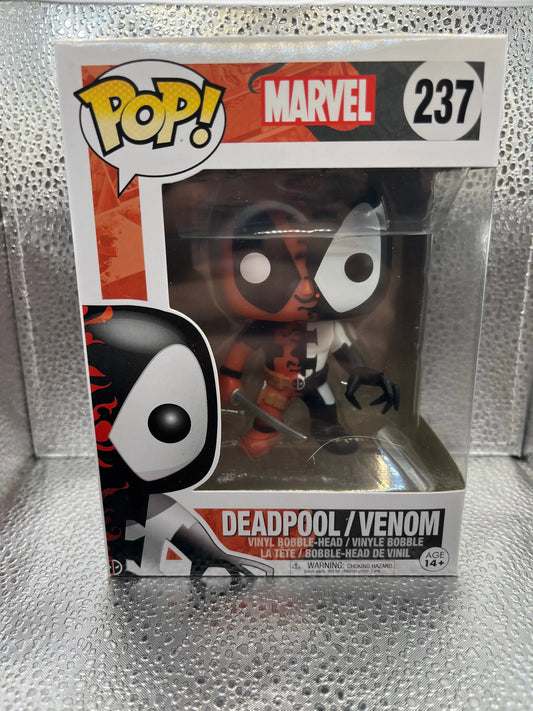 Funko POP Marvel - Deadpool/Venom #237 FRENLY BRICKS - Open 7 Days