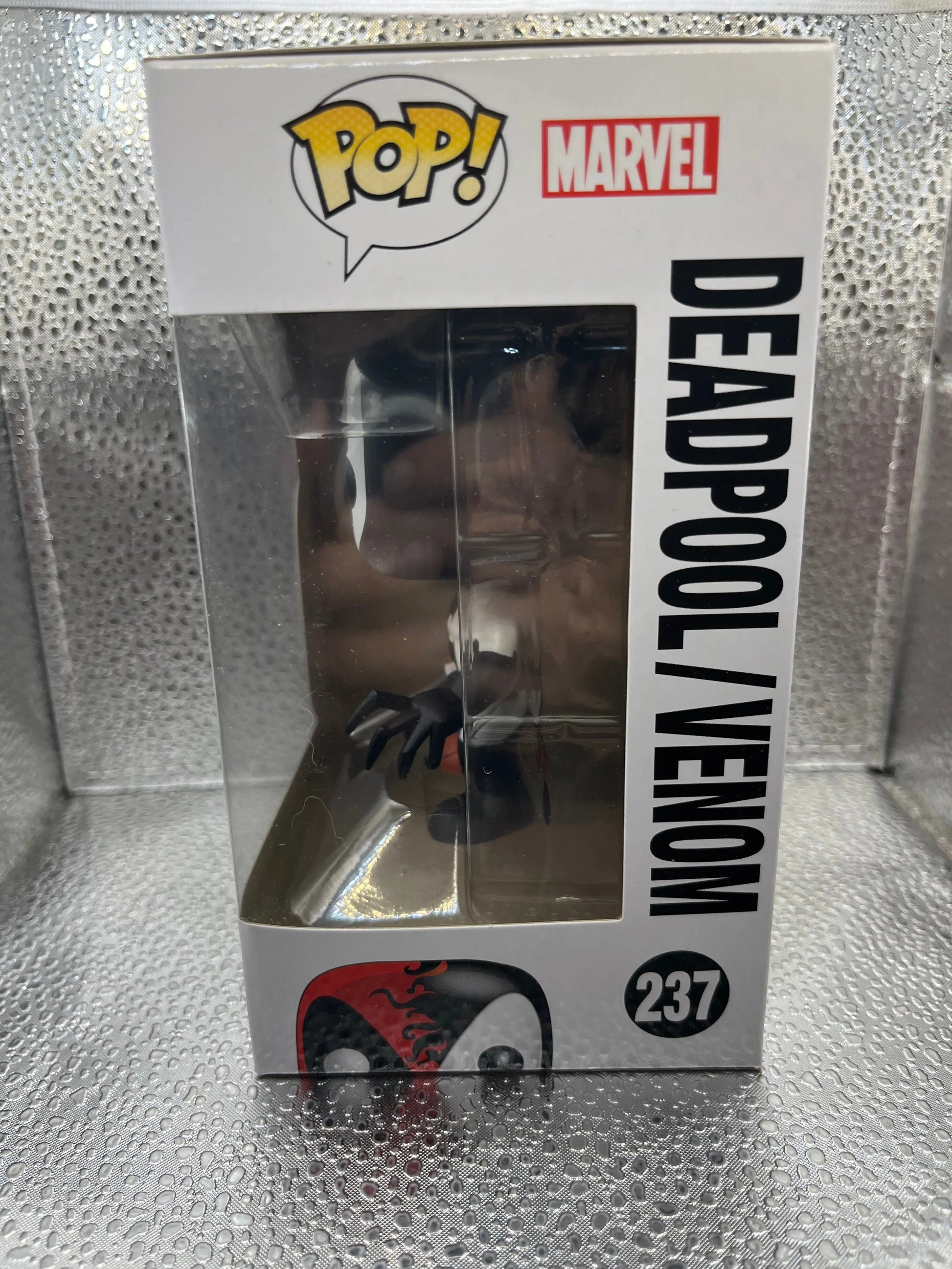 Funko POP Marvel - Deadpool/Venom #237 FRENLY BRICKS - Open 7 Days