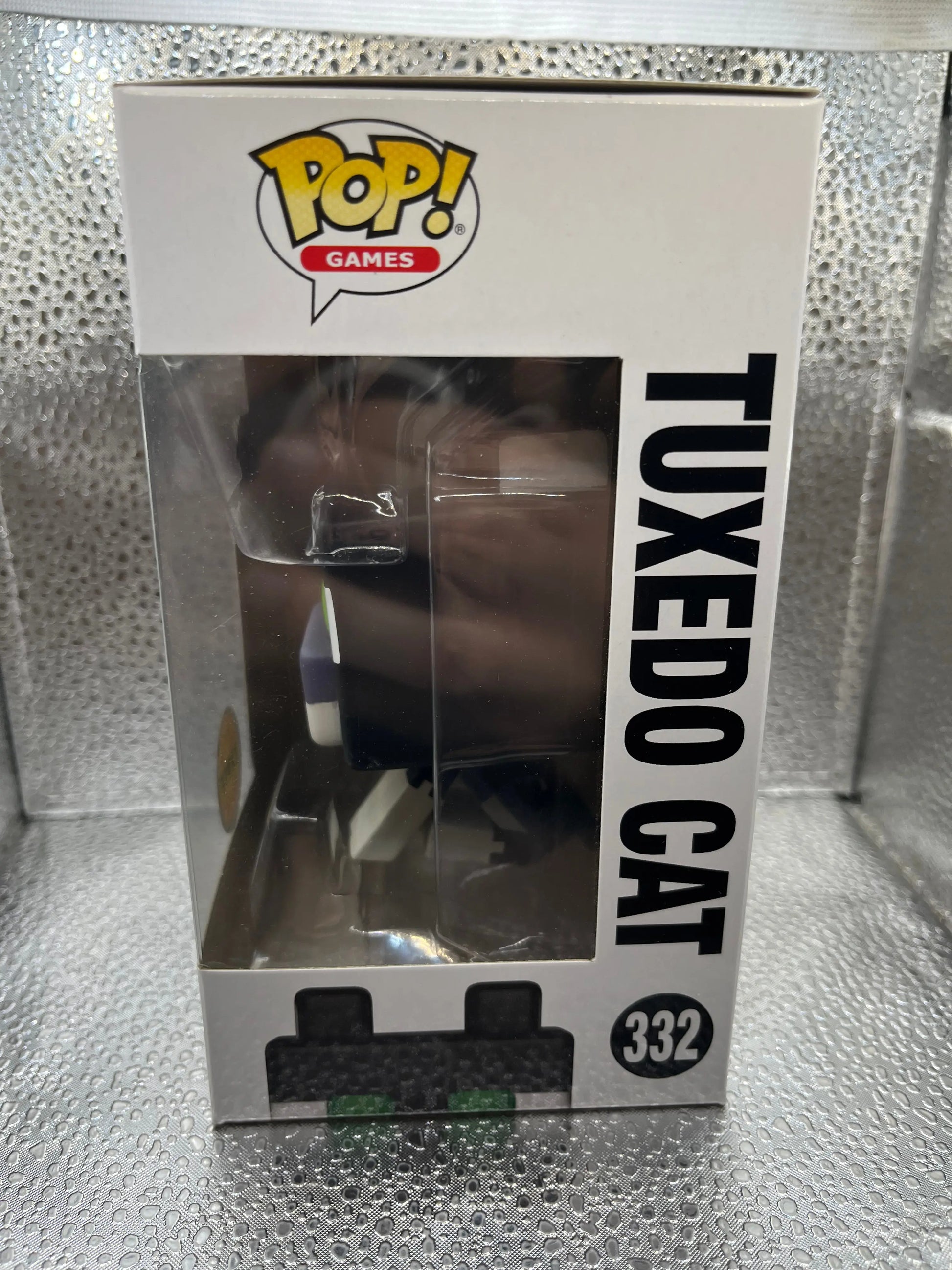 Funko POP Games - Tuxedo Cat (Chase Edition) FRENLY BRICKS - Open 7 Days