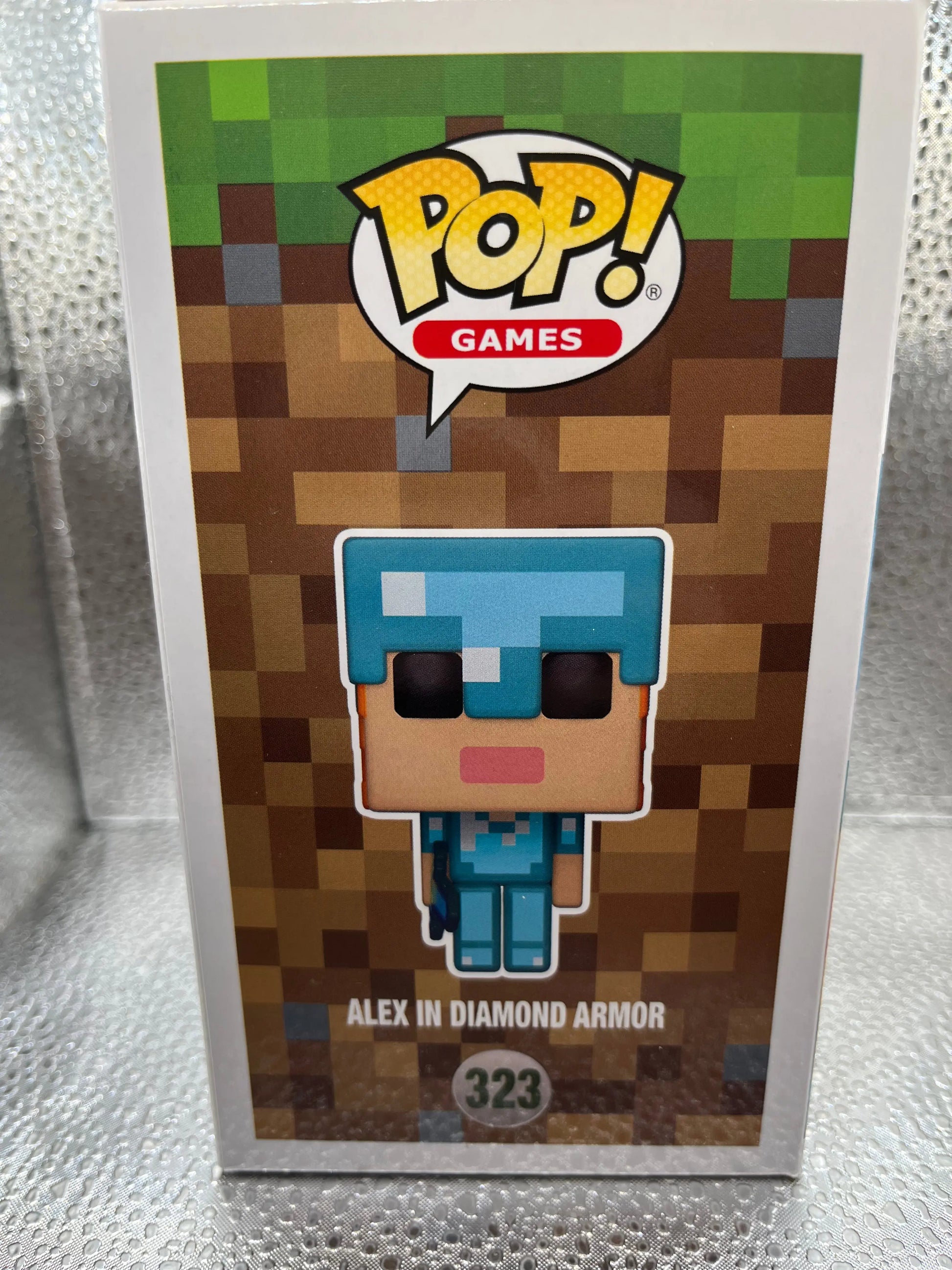 Funko POP Games - Minecraft - Alex In Diamond Armor #323 FRENLY BRICKS - Open 7 Days