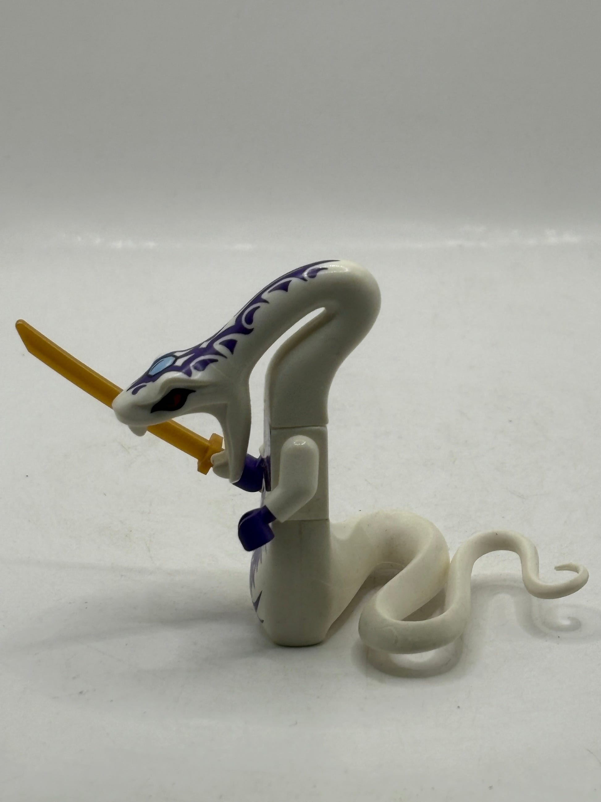 LEGO Ninjago White Snake Pythor Minifigure 70750 2015 - Excellent Condition, photo 2 image 2