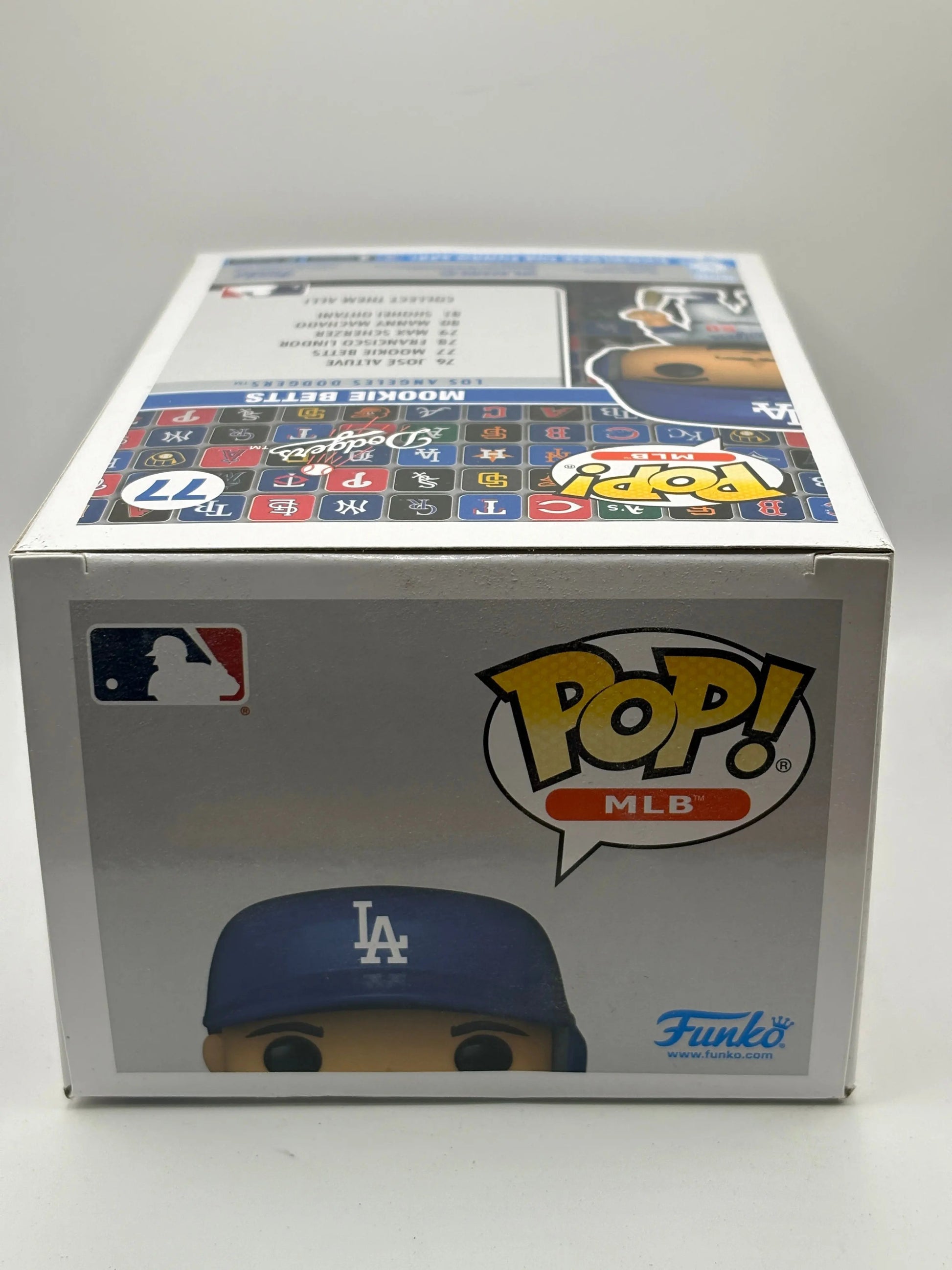 Funko POP! MLB LA Dodgers #77 Mookie Betts FRENLY BRICKS - Open 7 Days