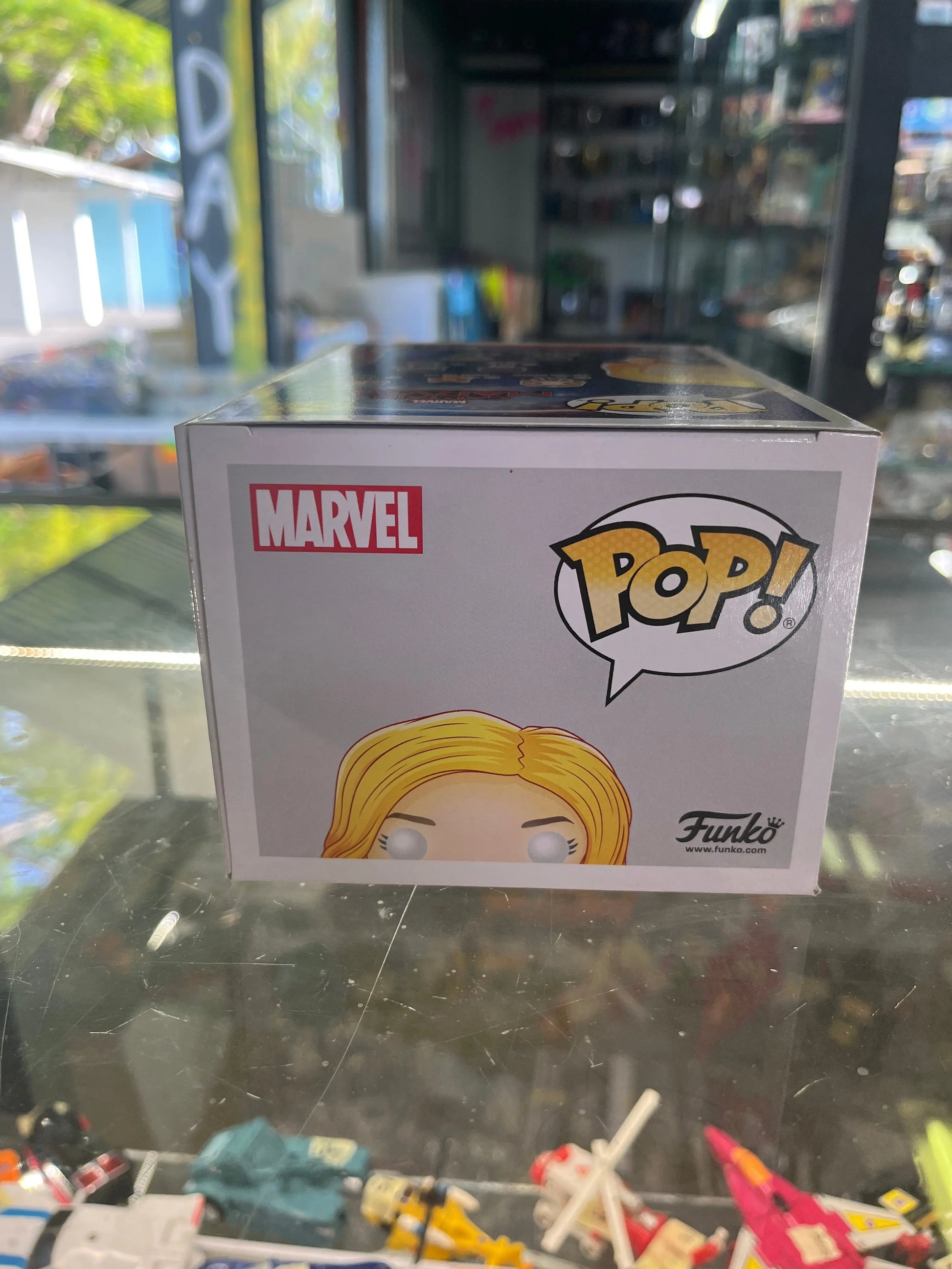 Funko POP Captain Marvel #432 Bobblehead Glow In The Dark FRENLY BRICKS - Open 7 Days