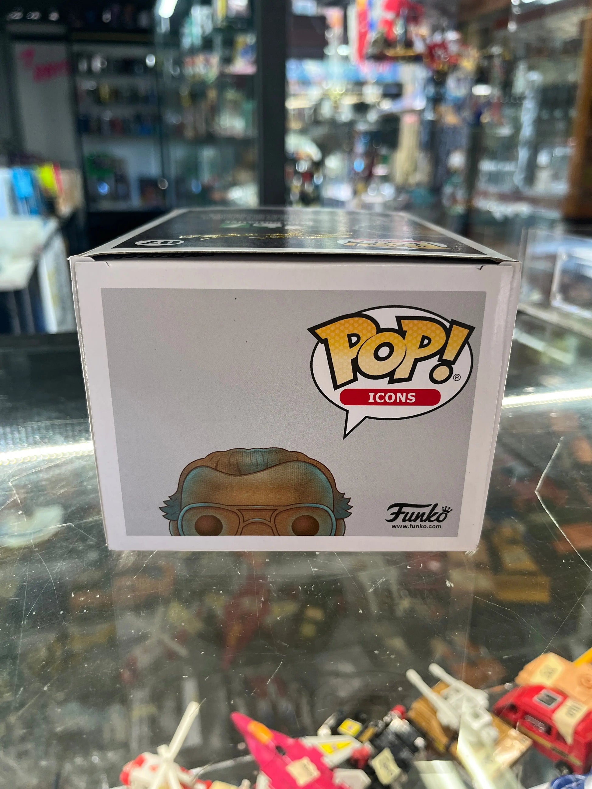 NEW Funko Pop! ICONS: Stan Lee (Patina) #7 FRENLY BRICKS - Open 7 Days