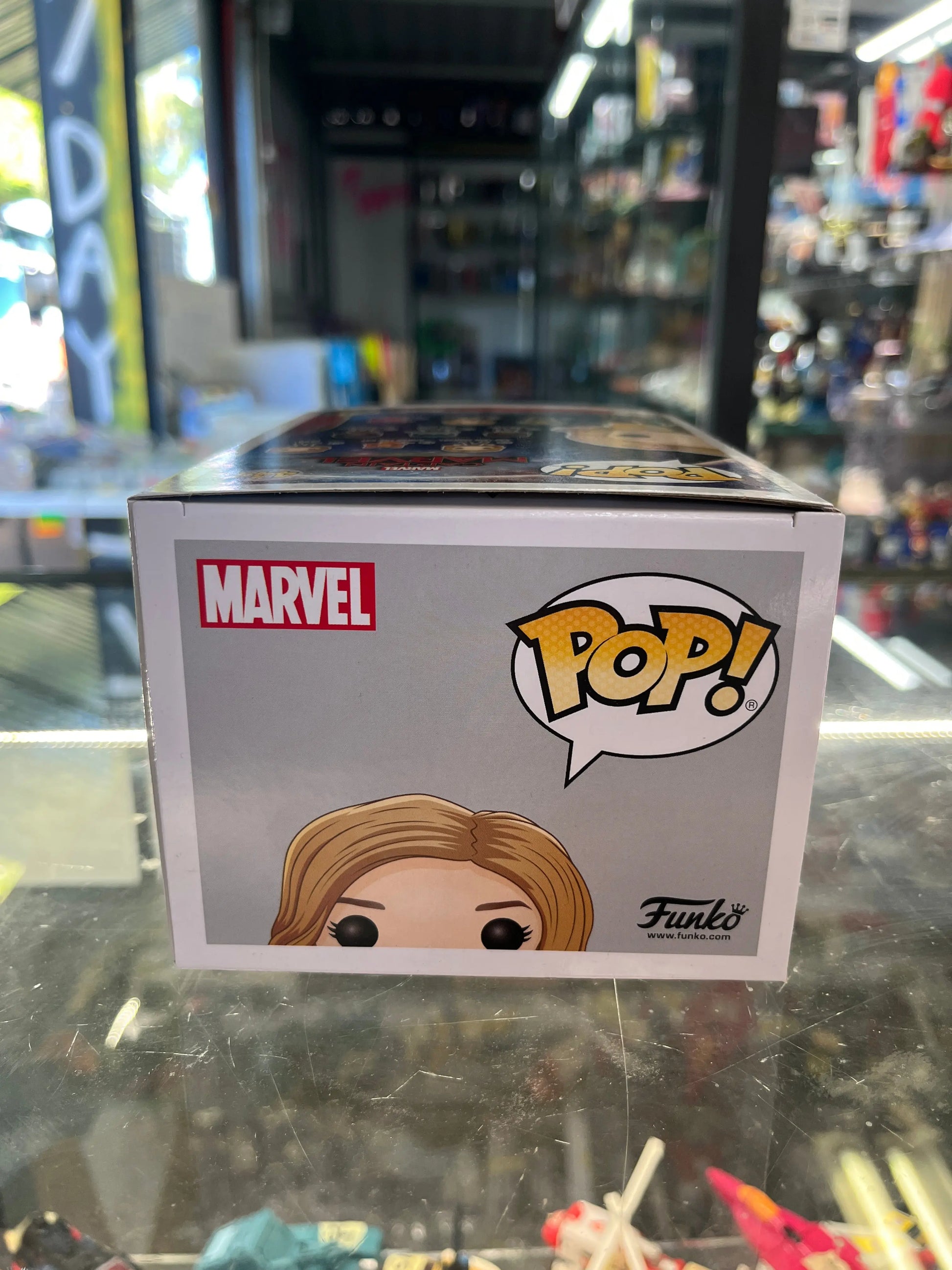 Funko POP Marvel - Captain Marvel #444 GITD FRENLY BRICKS - Open 7 Days