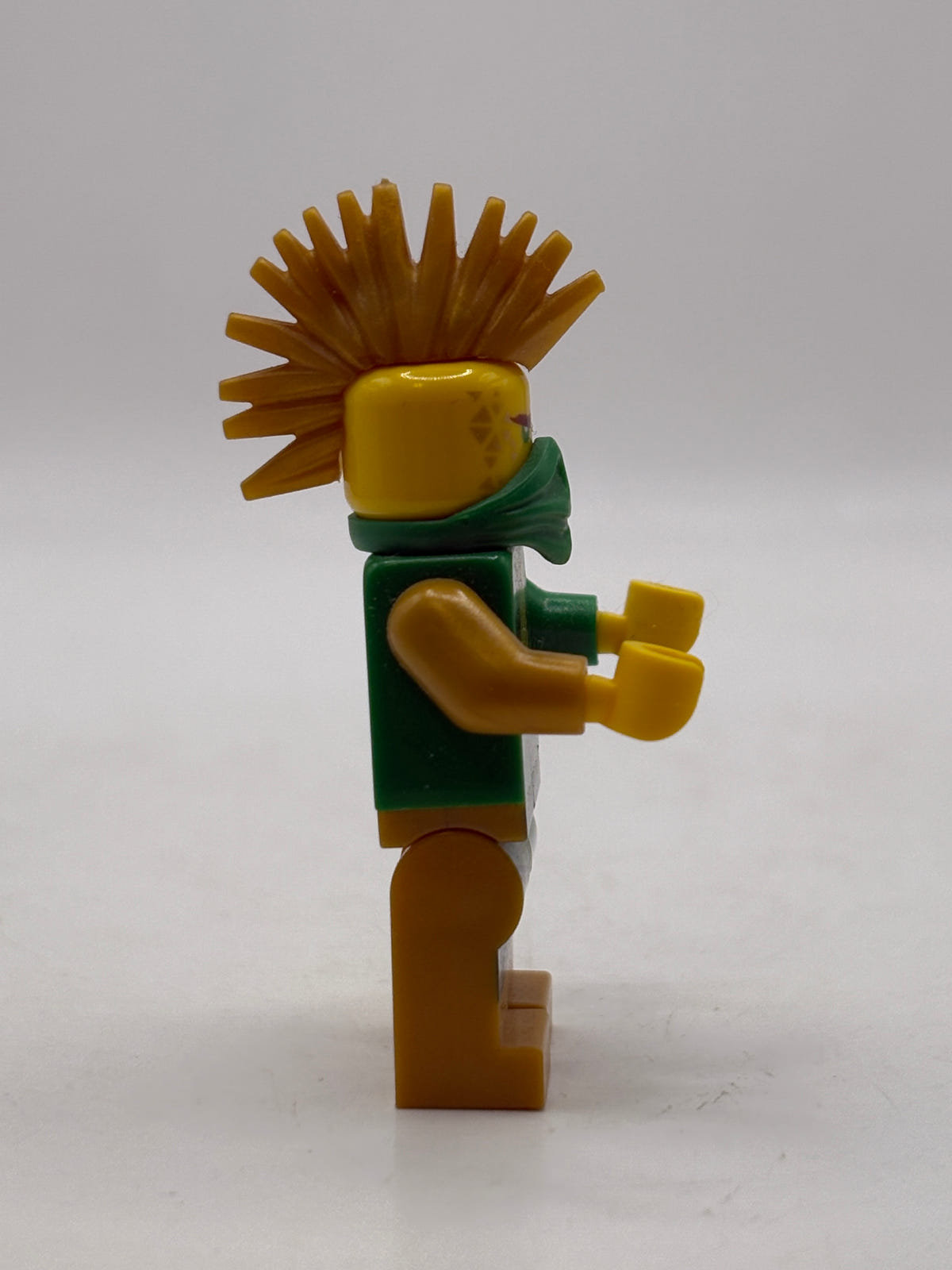 LEGO Ninjago Avatar Lloyd Minifigure ( 71716 ) Arcade Pod image 2
