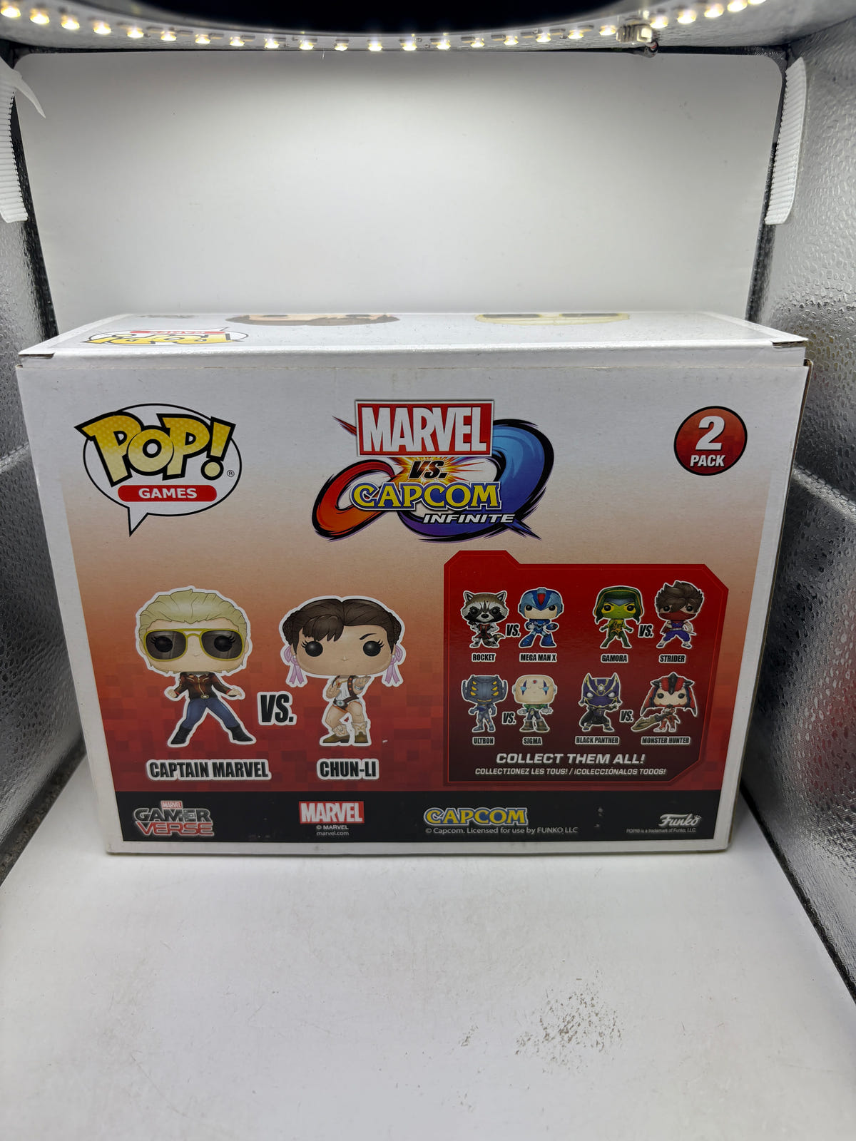 Funko POP! Marvel vs Capcom 2 Pack Captain Marvel vs Chun-Li Vinyl Bobble Head image 3