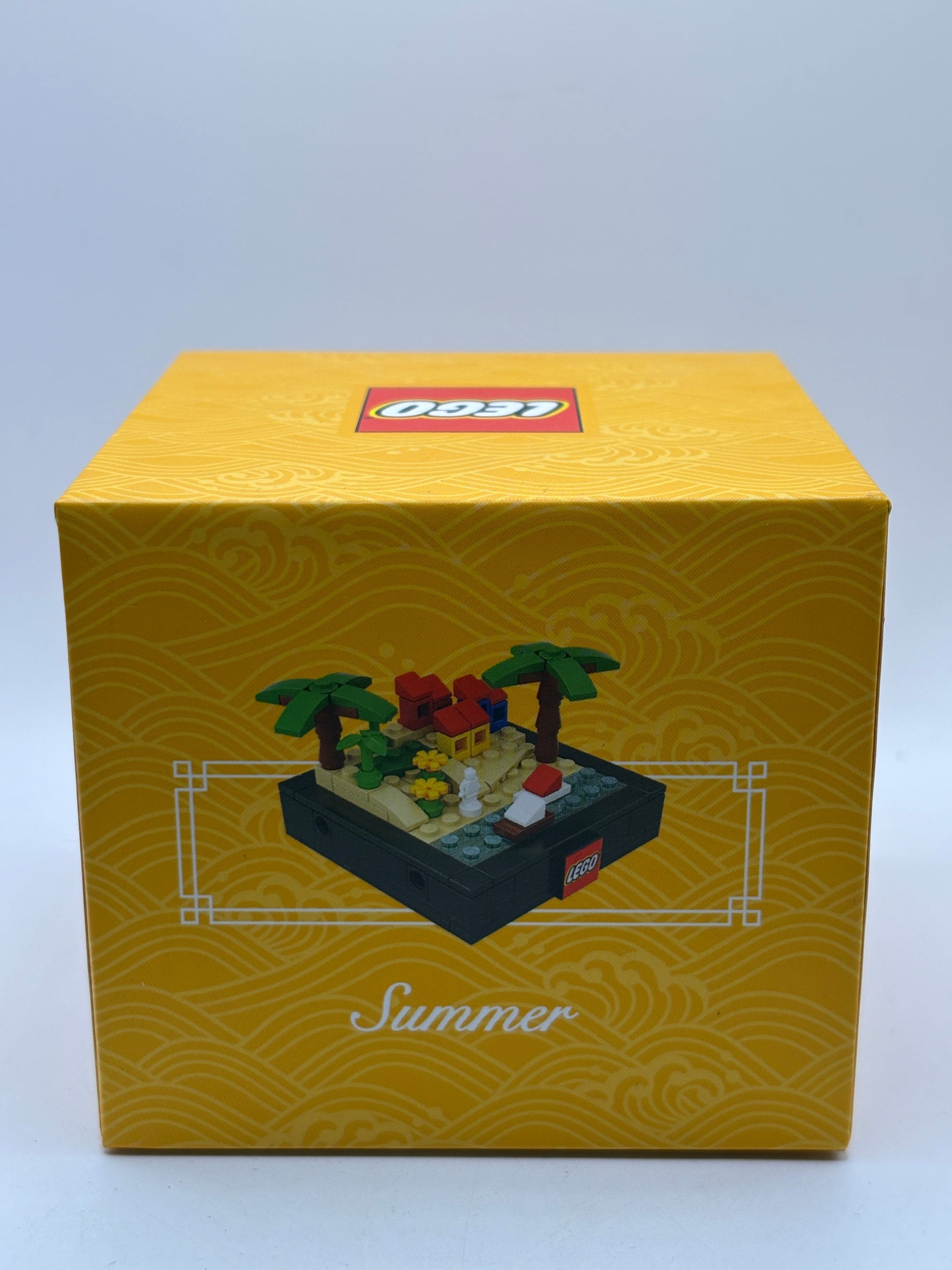 LEGO Summer 6307986 Bricktober Seasonal New and Sealed FRENLY BRICKS - Open 7 Days
