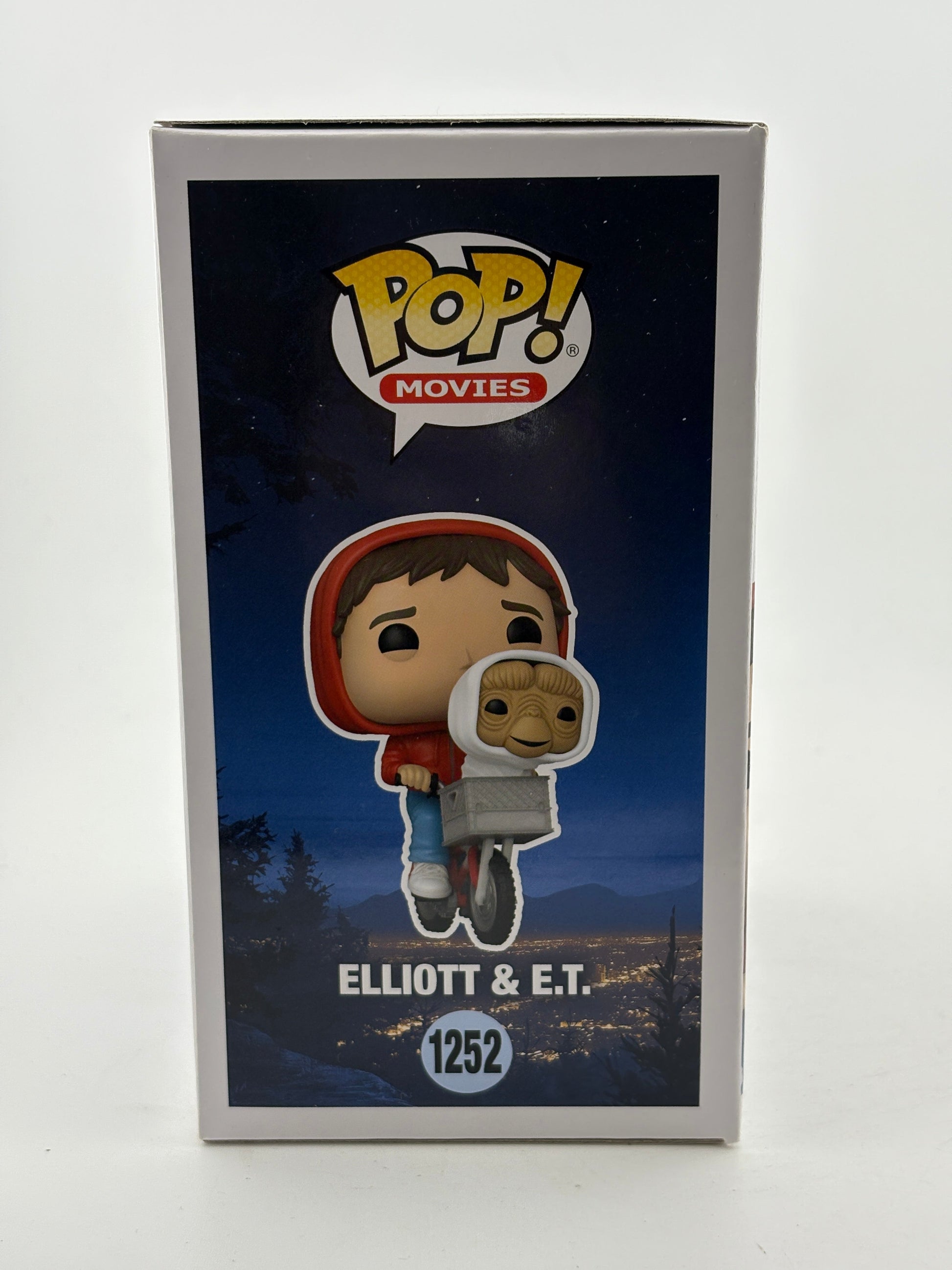 Funko POP! Movies E.T. #1252 Elliott & E.T. Vinyl Figure FRENLY BRICKS - Open 7 Days