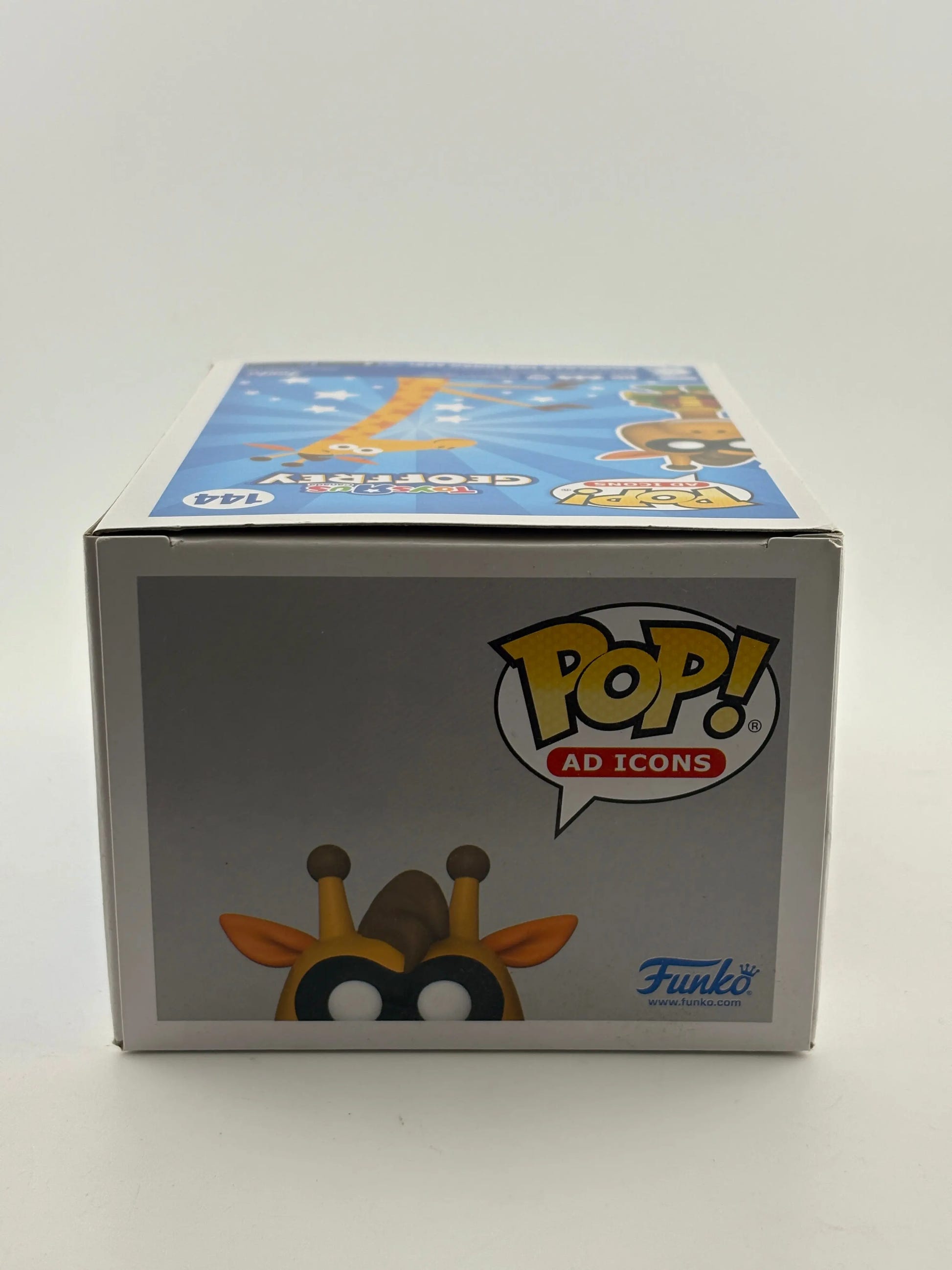 Funko POP! Ad Icons Toys R Us x DC #144 Geoffrey as Robin Canada Exclusive FRENLY BRICKS - Open 7 Days image 5