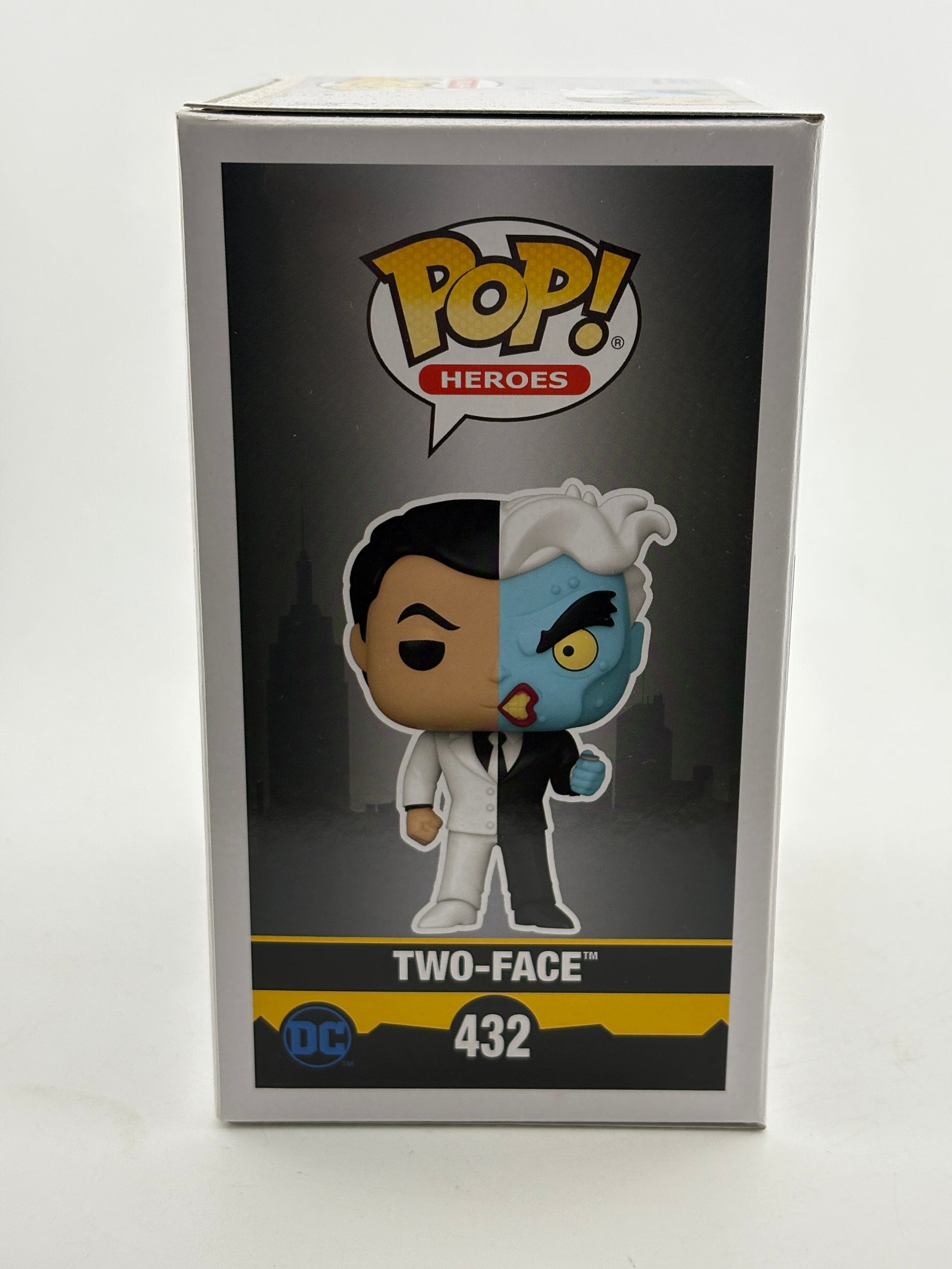 Funko POP! Heroes Batman Animated Series #432 Two-Face Special Edition FRENLY BRICKS - Open 7 Days