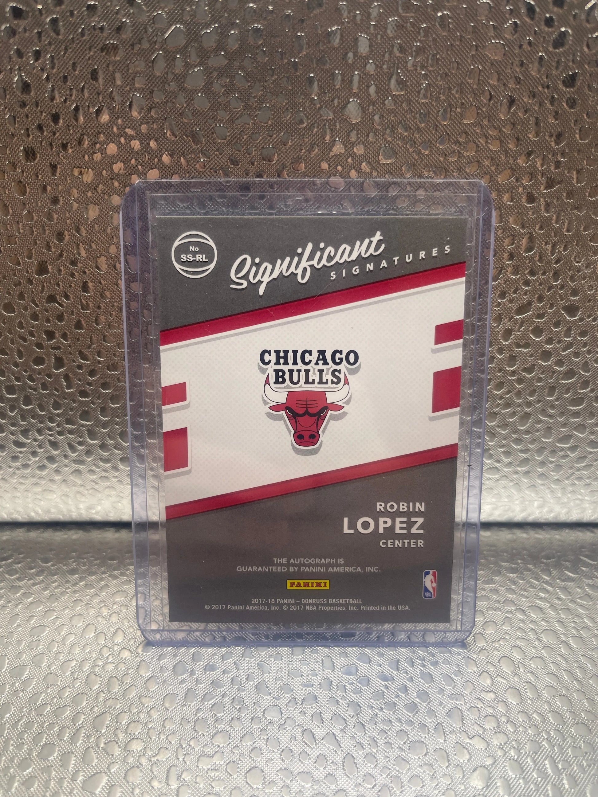 17-18 Donruss Significant Signatures #45 - Robin Lopez  - Chicago Bulls FRENLY BRICKS - Open 7 Days