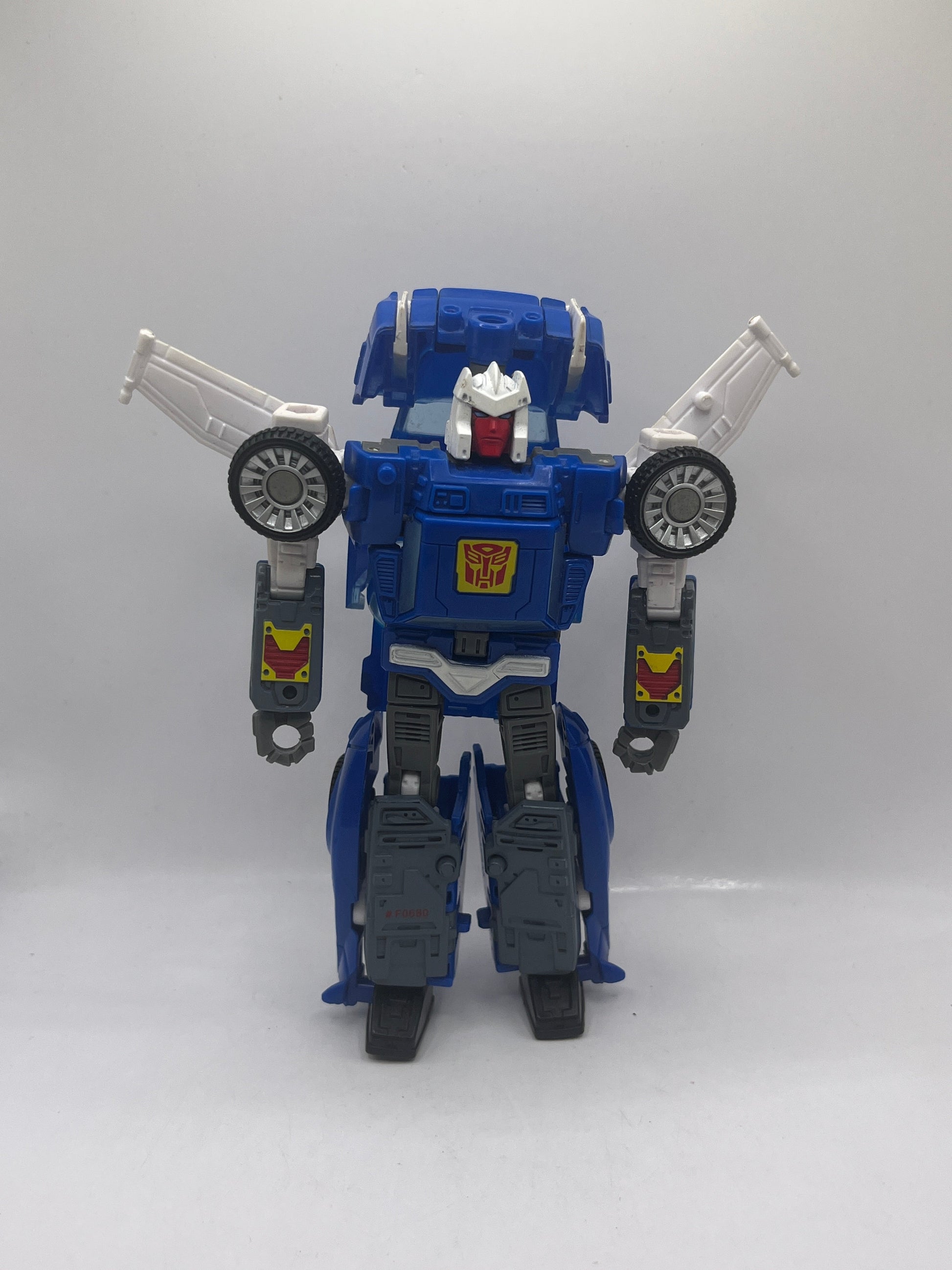 Transformers Generations War for Cybertron: Kingdom Deluxe Class Autobot Tracks FRENLY BRICKS - Open 7 Days