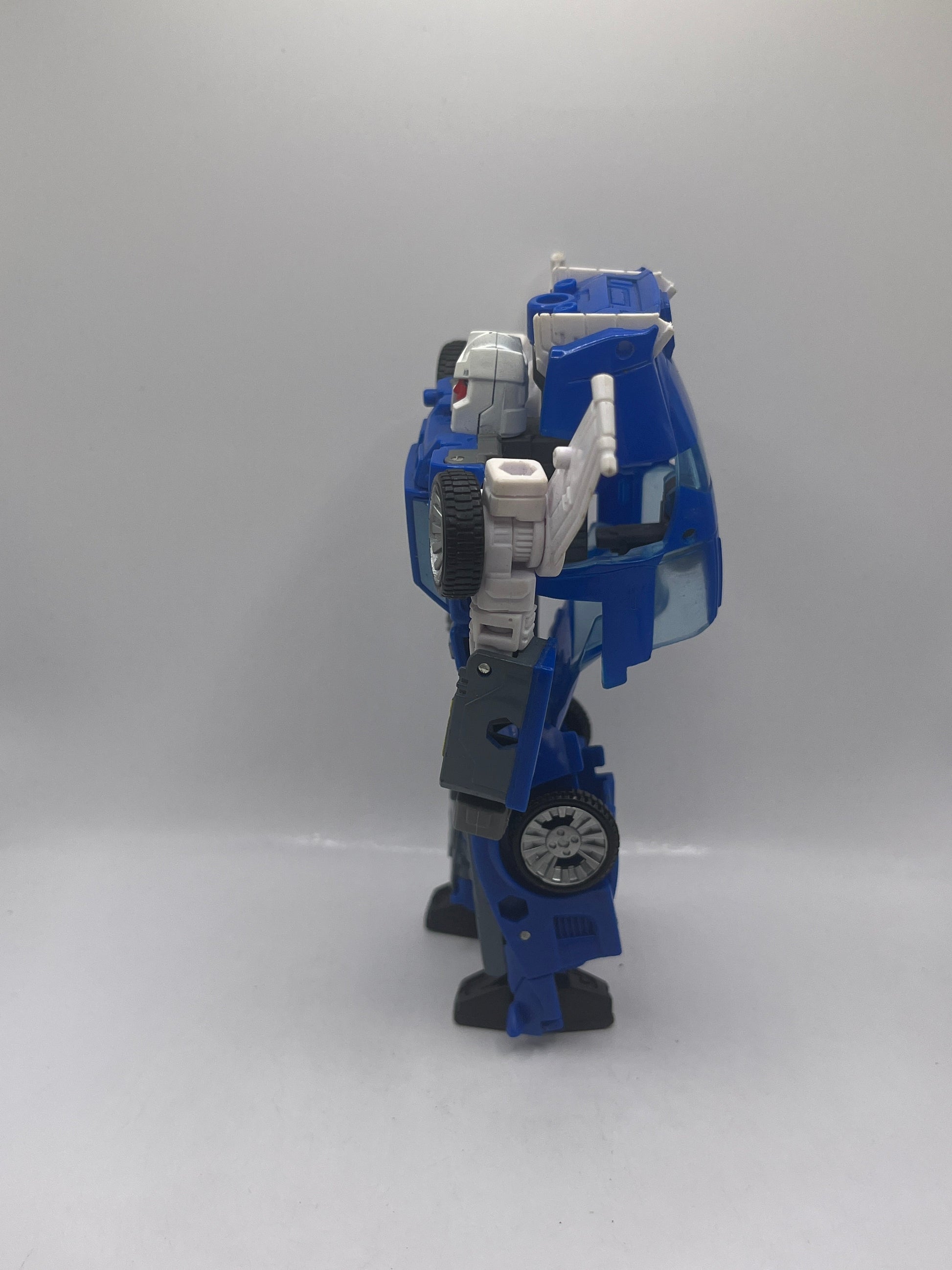 Transformers Generations War for Cybertron: Kingdom Deluxe Class Autobot Tracks FRENLY BRICKS - Open 7 Days