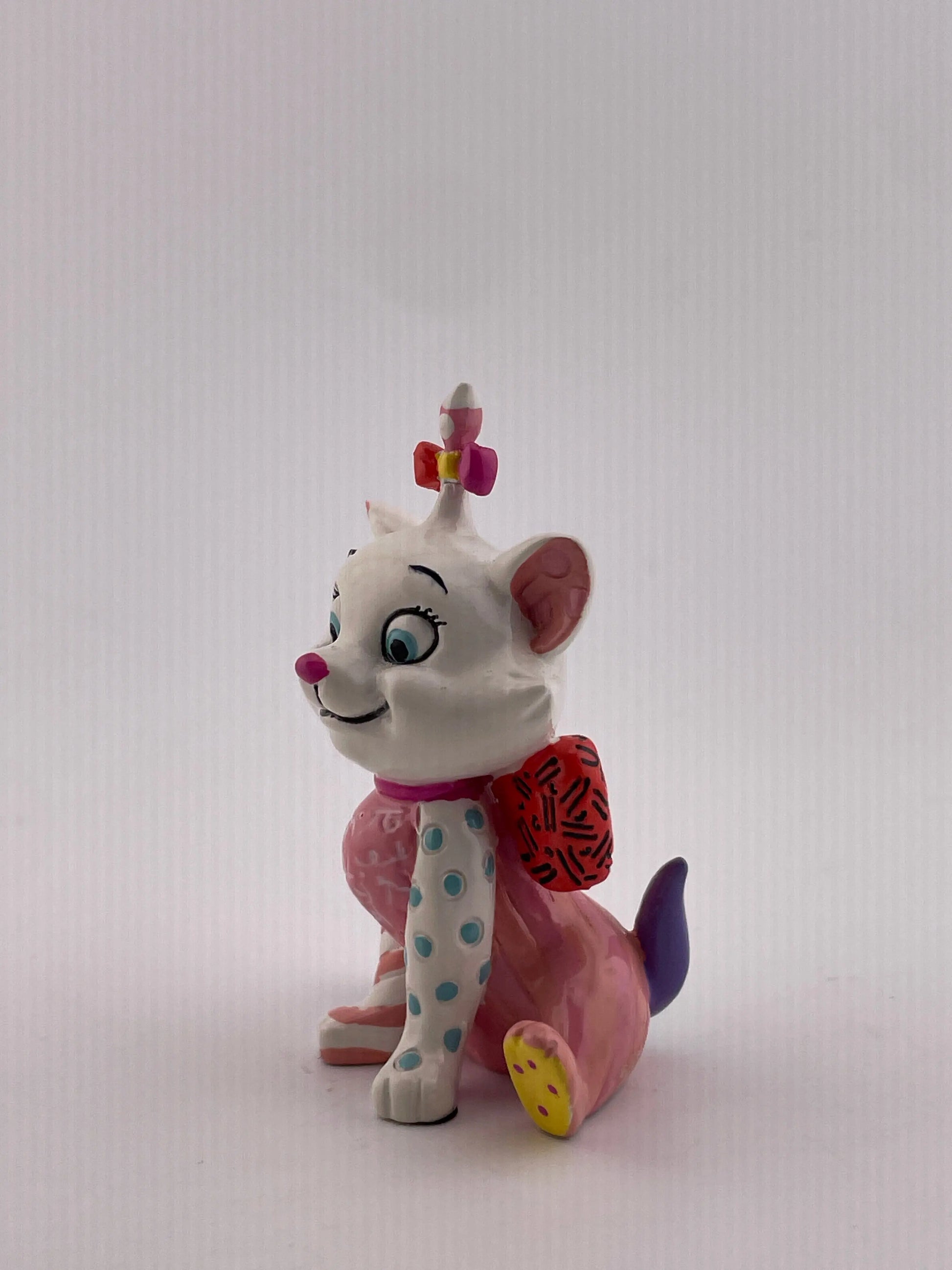 Disney  Porcelain Showcase Collection Britto Mini Marie Statue NIB +shippingcombined FRENLY BRICKS - Open 7 Days