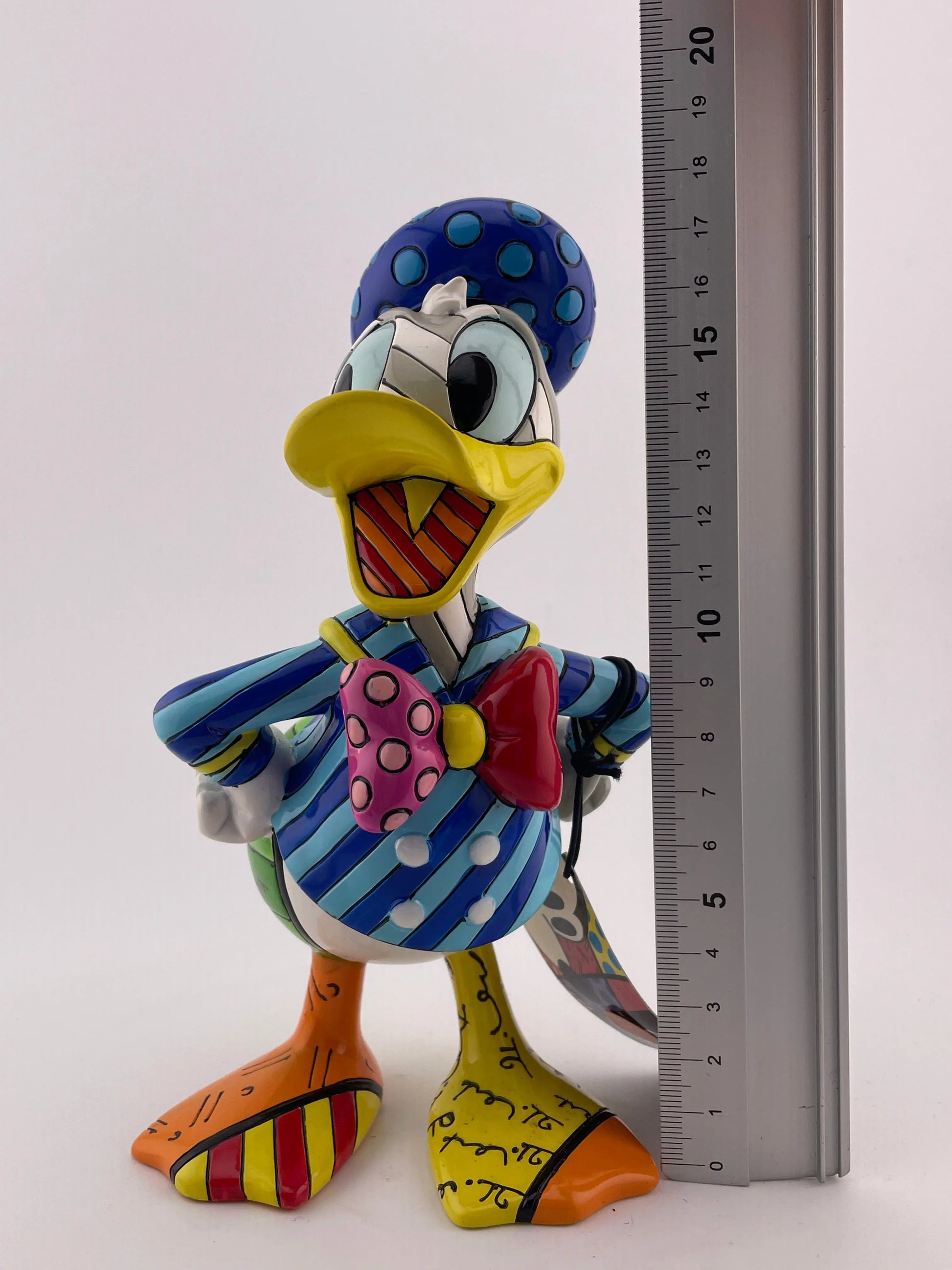 Disney’s Character Porcelain showcase Britto Donald Duck NIB +combinedshipping FRENLY BRICKS - Open 7 Days