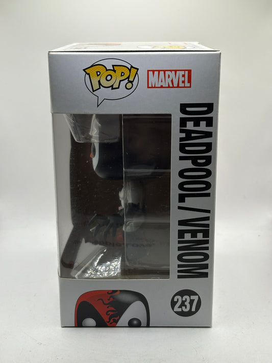 Funko POP! Marvel #237 Deadpool / Venom Vinyl Bobble-Head image 2