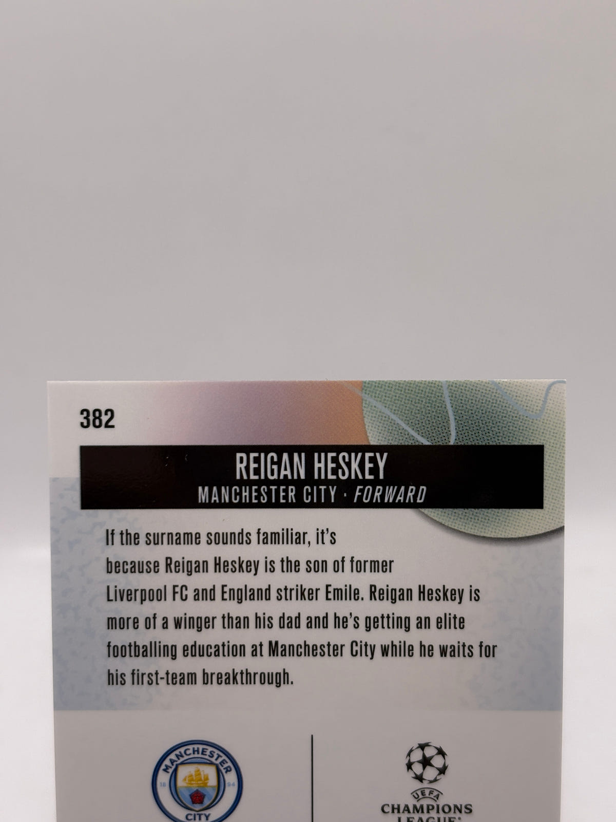 2026 Topps Finest UEFA Rookie - Reigan Heskey #382 /75 Pink, photo 3 image 3
