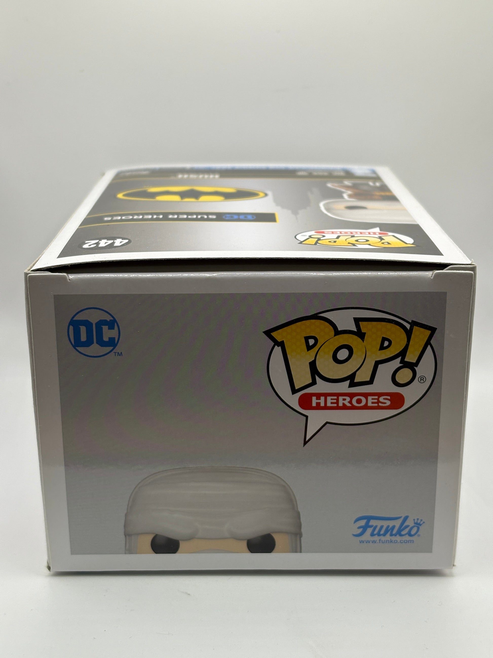 Funko POP! Heroes Batman #442 Hush 2022 Winter Convention Limited FRENLY BRICKS - Open 7 Days