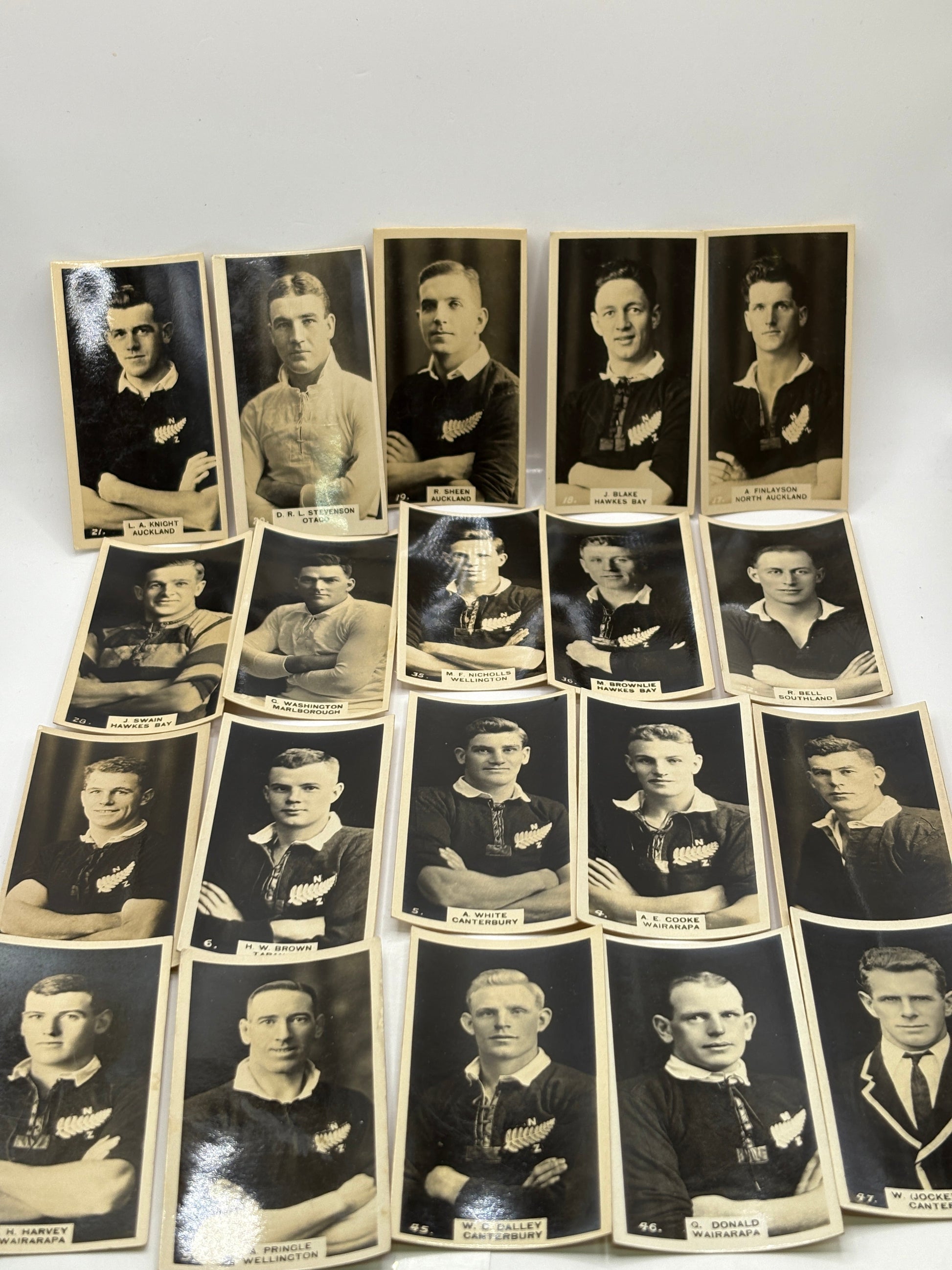 1928 W.D & H.O.Wills Cigarette Cards New Zealand Football Card Set FRENLY BRICKS - Open 7 Days