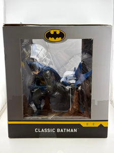 Diamond Select Classic Batman DC Gallery Diorama Statue PVC with Box Opened