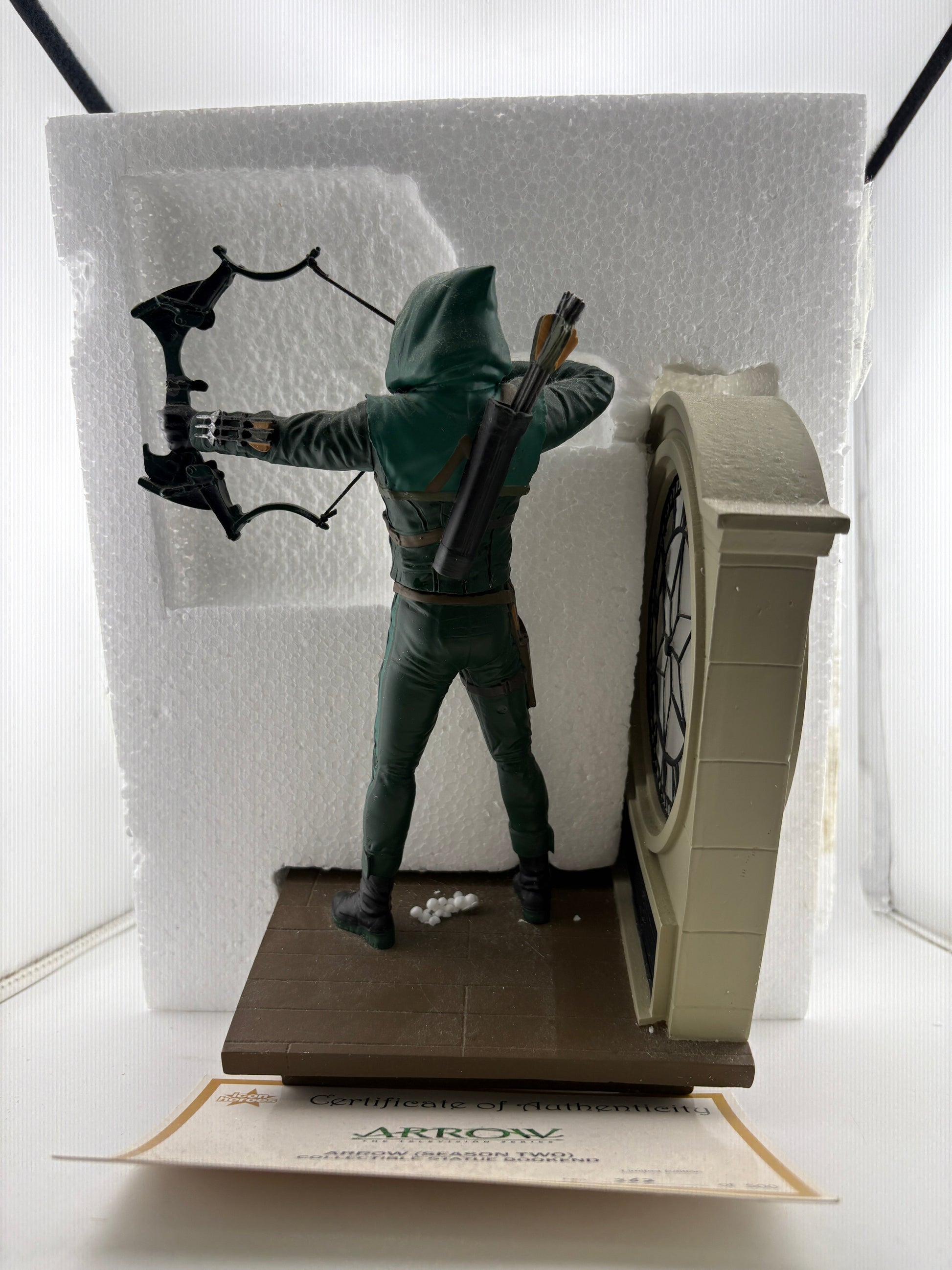 Icon Heroes: Arrow TV Series Season 1 Statue Exclusive Limited Edition Bookend FRENLY BRICKS - Open 7 Days