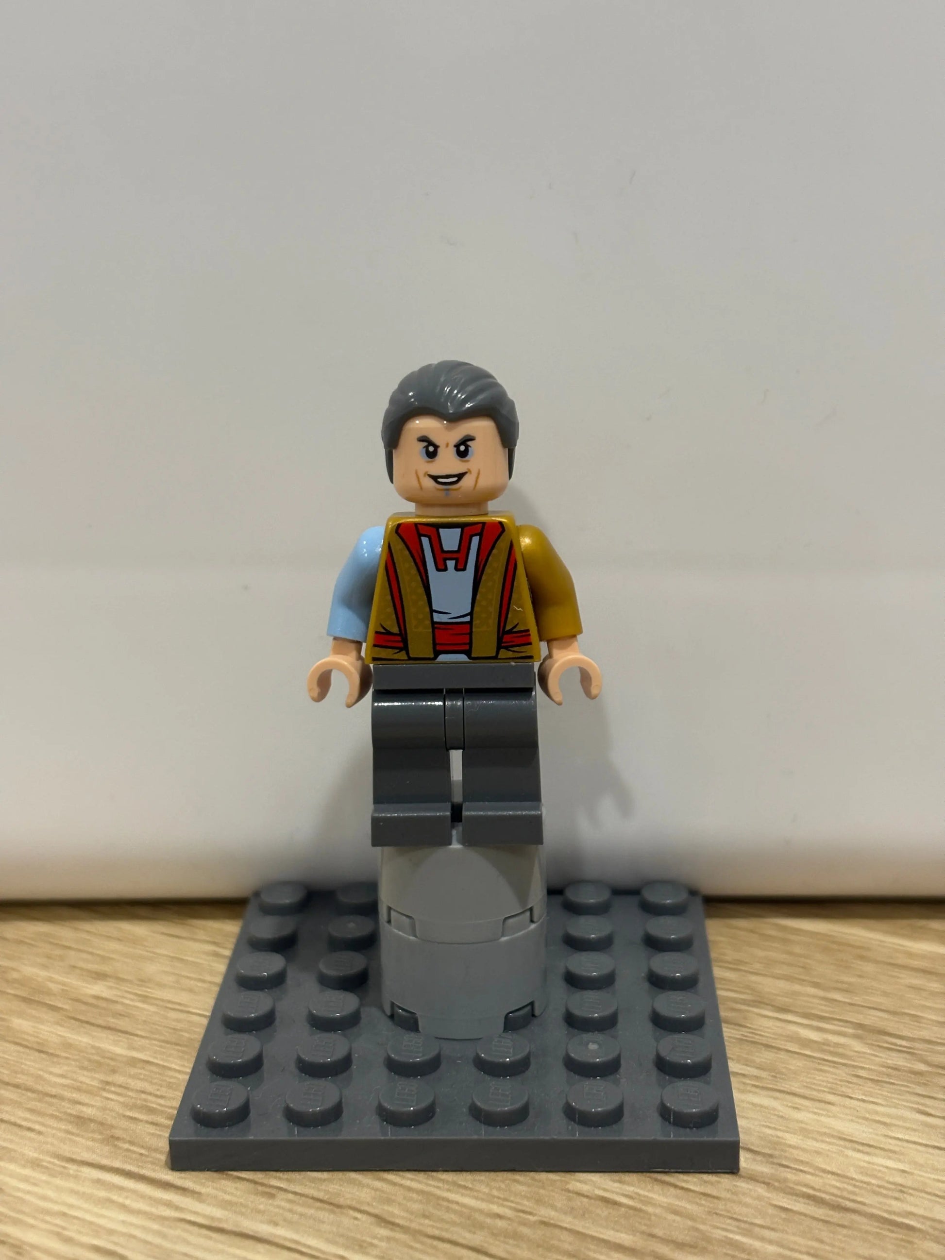 Lego Super Heroes Minifigure Grandmaster SH410 Marvel Thor Ragnarok 76088 2017 FRENLY BRICKS - Open 7 Days