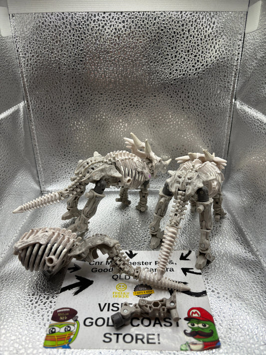 Transformers Kingdom RACTONITE  Deluxe Wfc War For Cybertron x2 w/ extra pieces FRENLY BRICKS - Open 7 Days