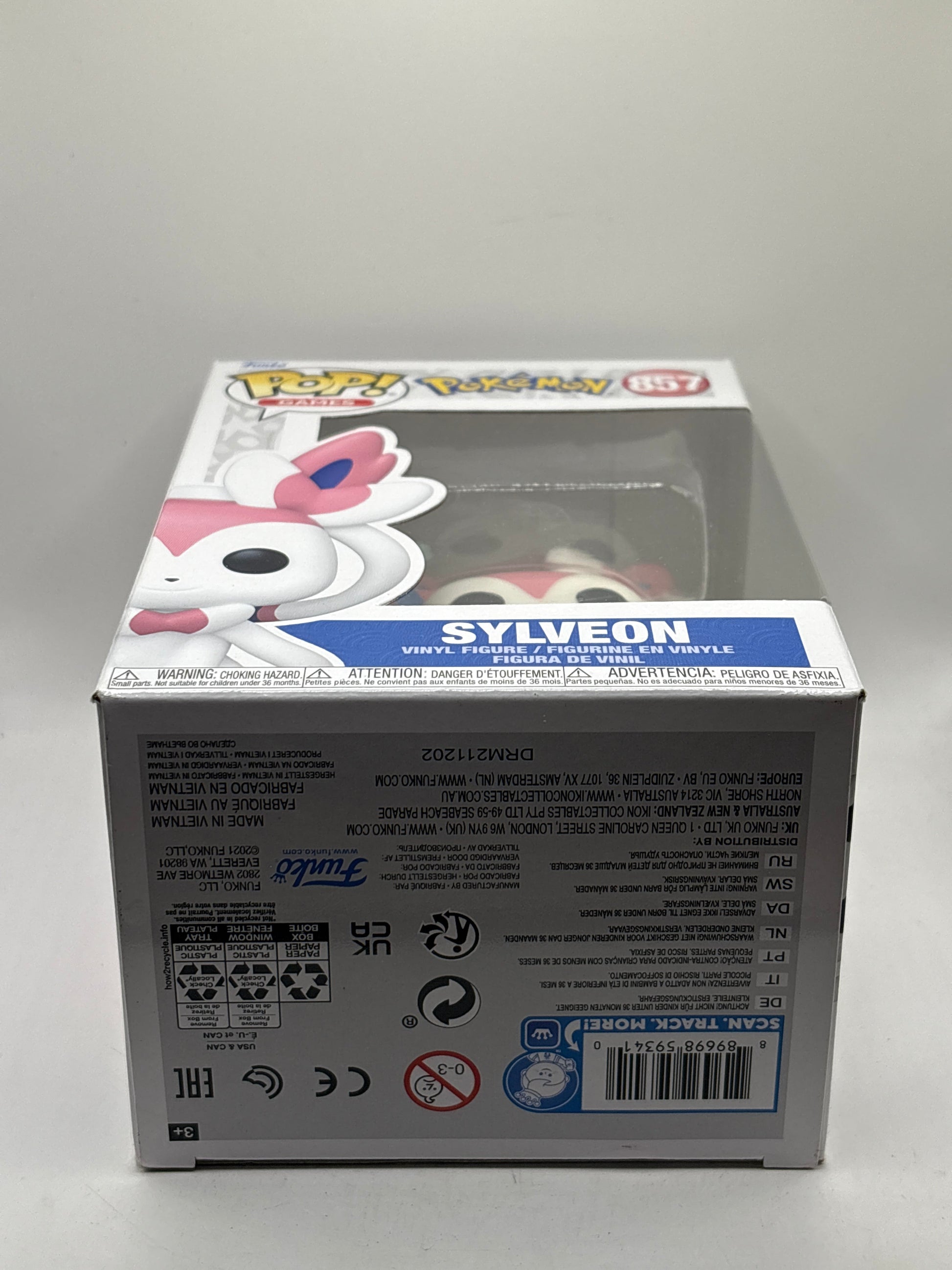 Funko POP! Games Pokemon #857 Sylveon Vinyl Figure FRENLY BRICKS - Open 7 Days