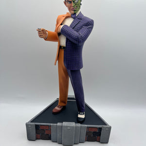 Batman - Two Face Classic Maquette 14