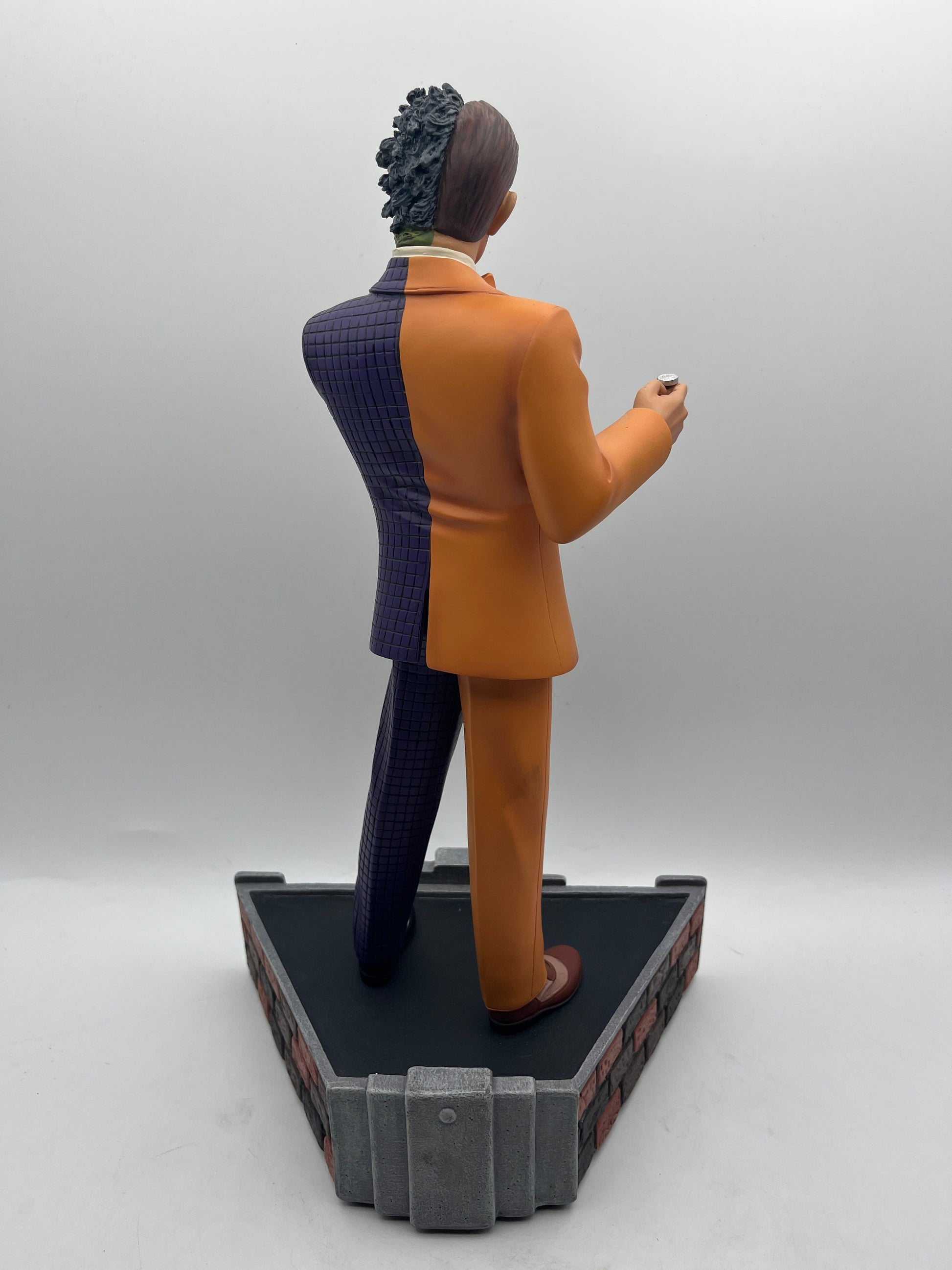 Batman - Two Face Classic Maquette 14" Statue FRENLY BRICKS - Open 7 Days