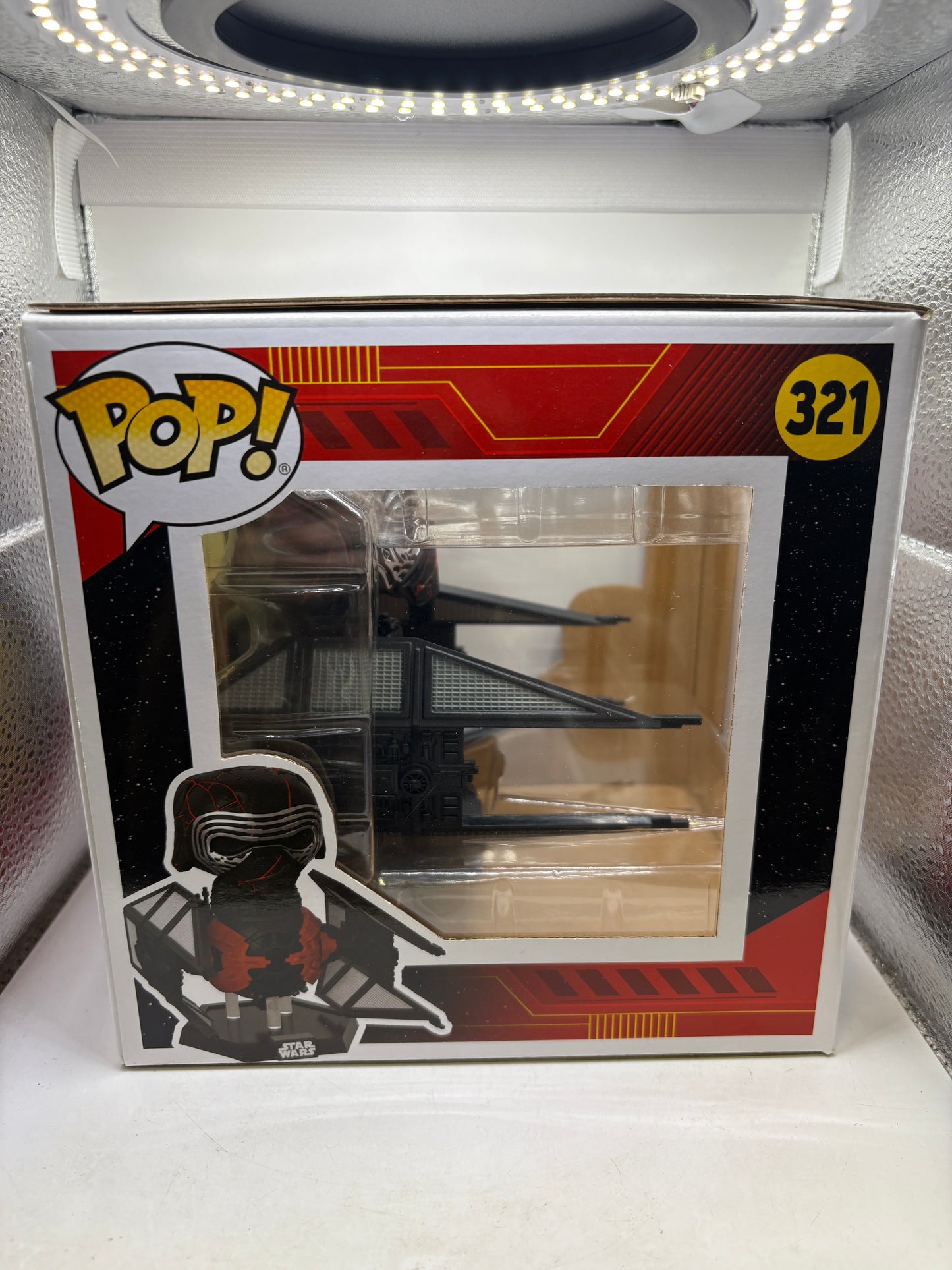 Funko POP! Star Wars #321 Supreme Leader Kylo Ren in the Whisper
