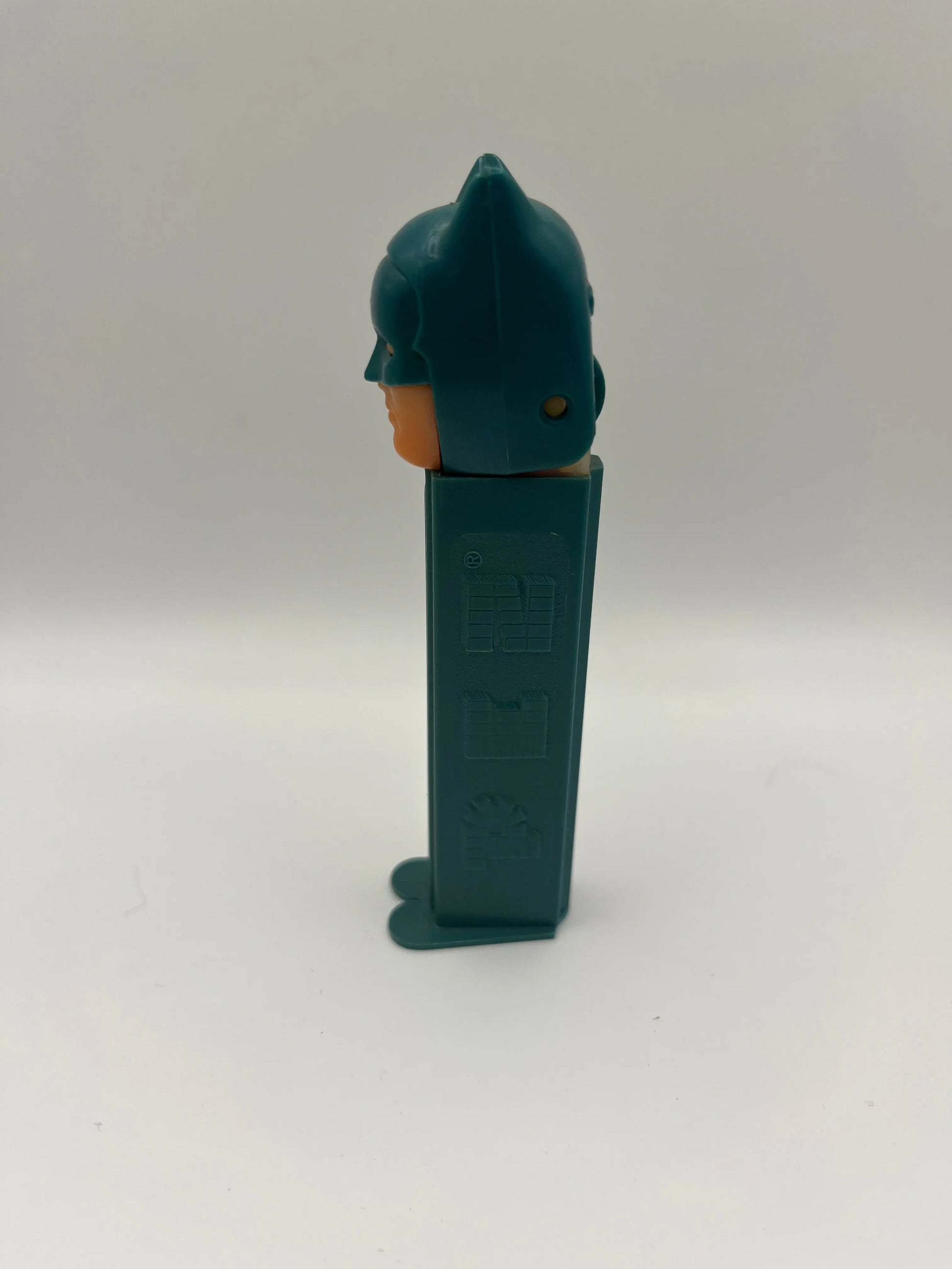 Vintage 1985 DC Comics Batman PEZ Dispenser - Green Stem Raised Logo Yugoslavia FRENLY BRICKS - Open 7 Days