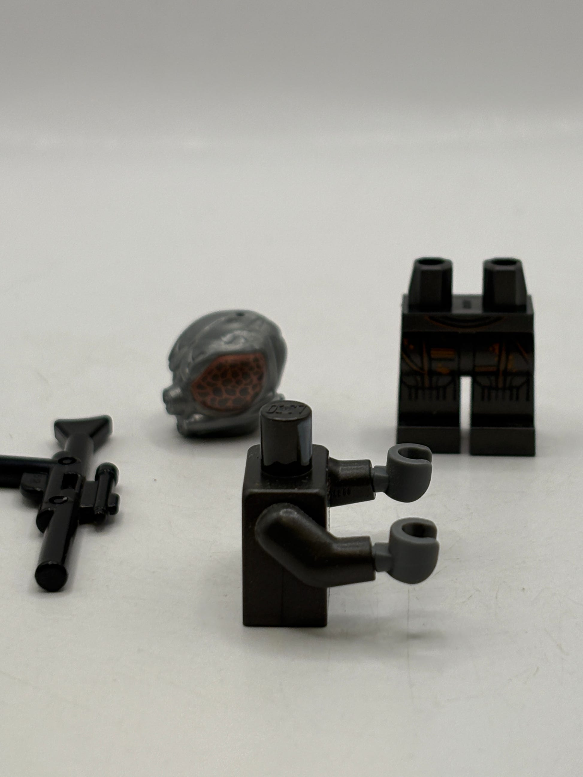 Lego Star Wars Minifigures - 4-LOM 75167, 75243 sw0830, photo 5 image 5